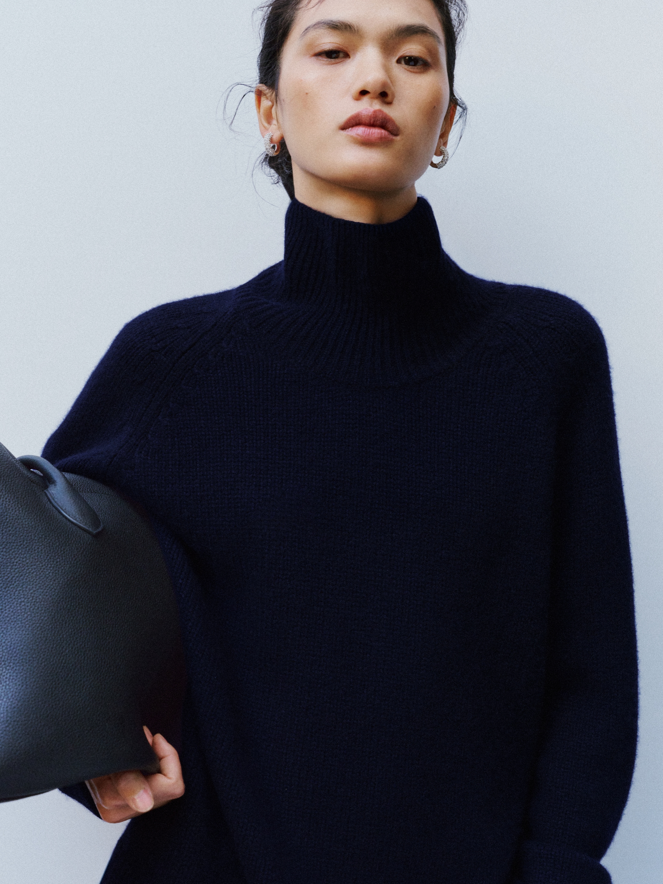 Chunky Pure Cashmere Jumper - Dark Blue - Loose fit - women - StillMedia/Environmental - 1