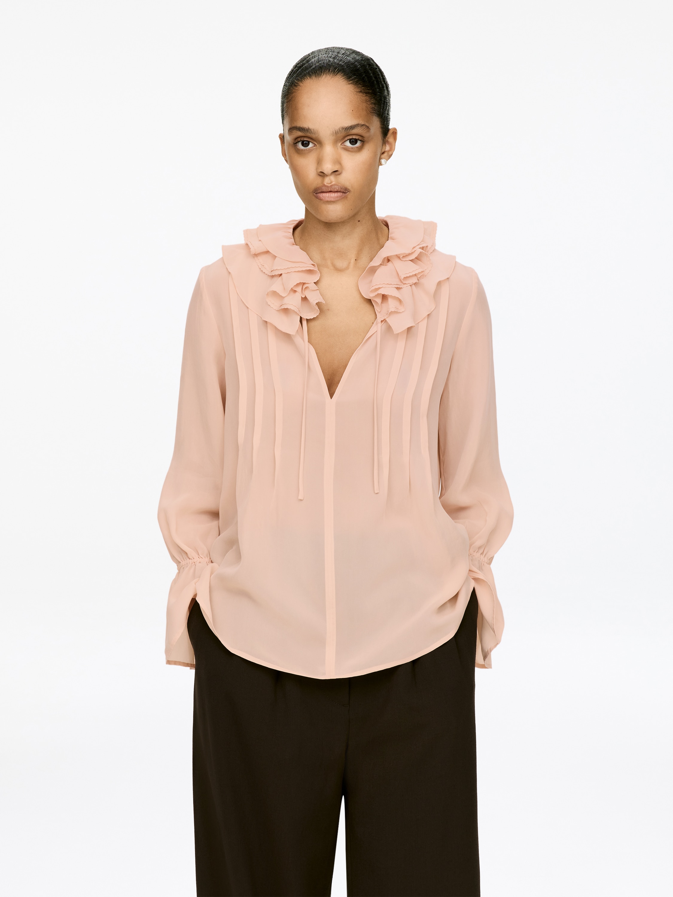 Μπλούζα με βολάν στο γιακά - Μπεζ/Μαύρο