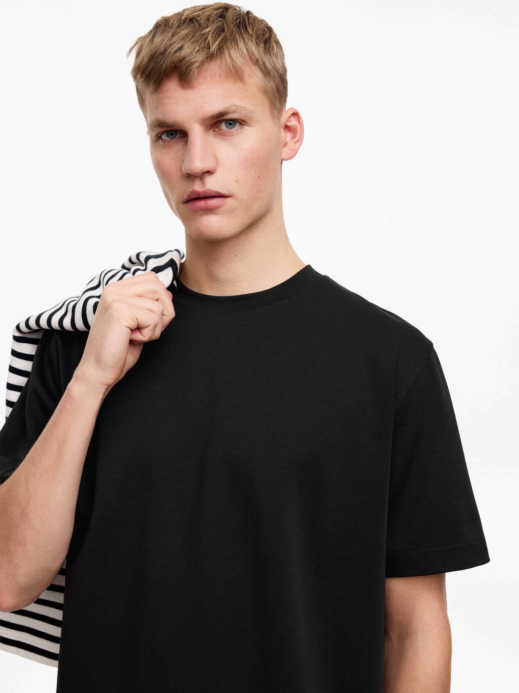 Boxy Interlock T-shirt - Black - Loose fit - Men - StillMedia/Lookbook - 50