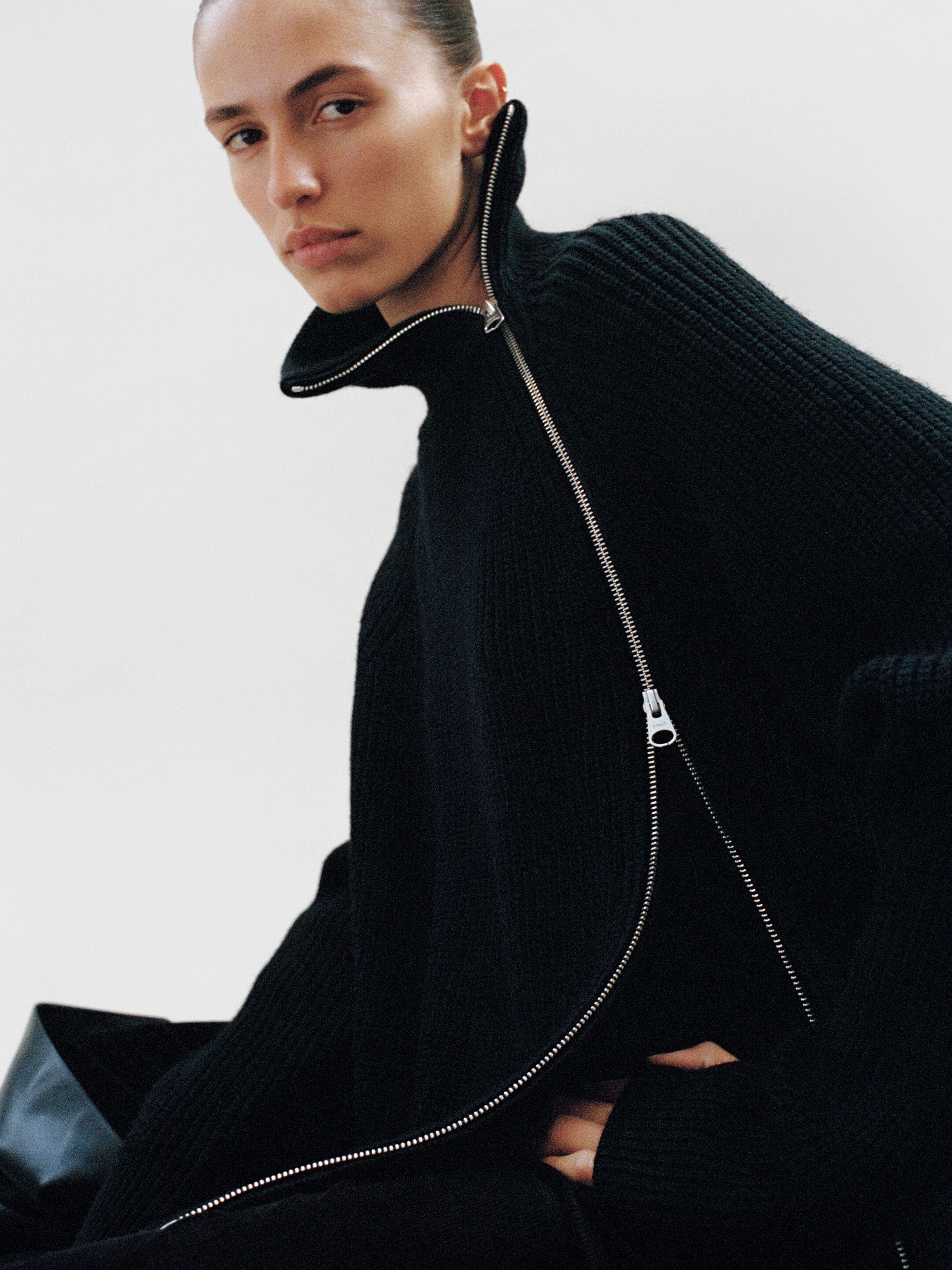 Größeres Bild anzeigen: Strickjacke aus Wollmischung mit Reißverschluss - Schwarz - Ladies | H&M AT 6