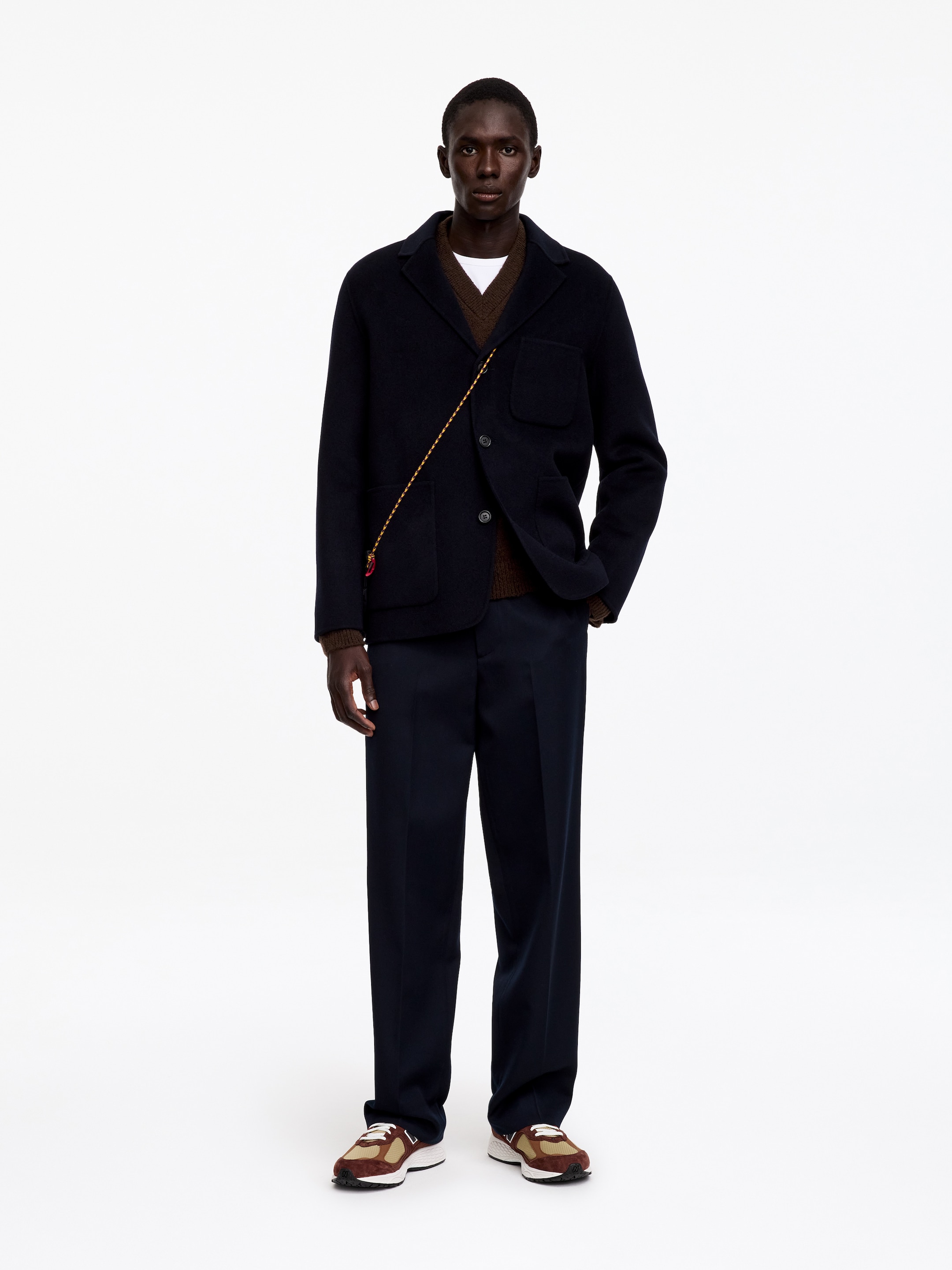 Wool-Blend Bouclé V-Neck - Brown - Regular fit - men - StillMedia/Lookbook - 2