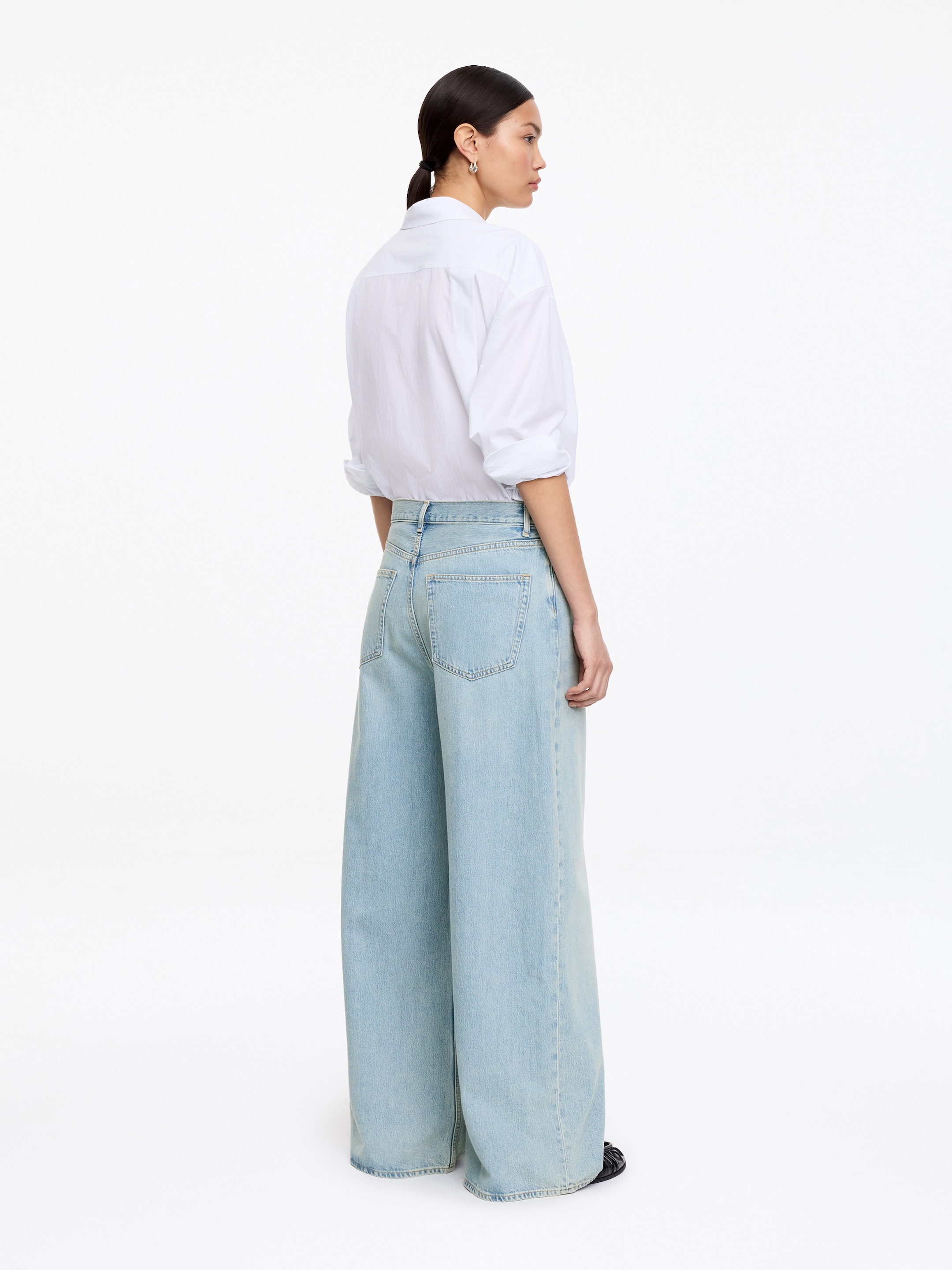 CEDAR Oversized Wide Jeans - Light Blue - Oversized - Women - StillMedia/Lookbook - 5