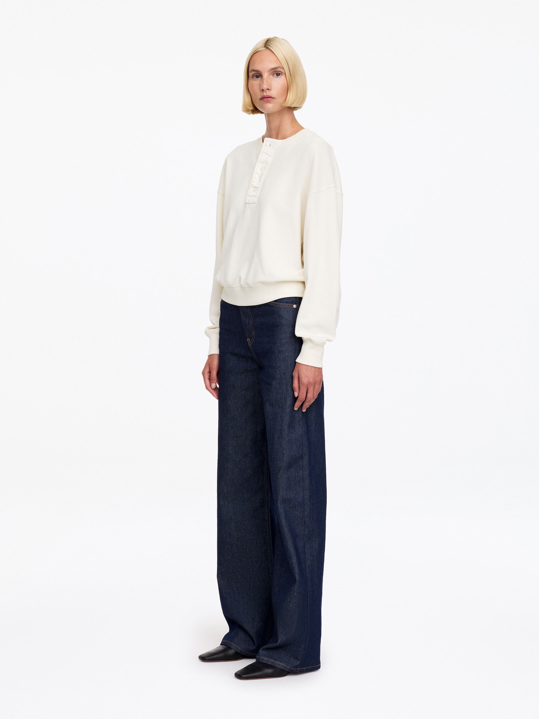 Henley-Sweatshirt aus Baumwolle - Cremeweiß - Regular Fit - women - StillMedia/Lookbook - 5