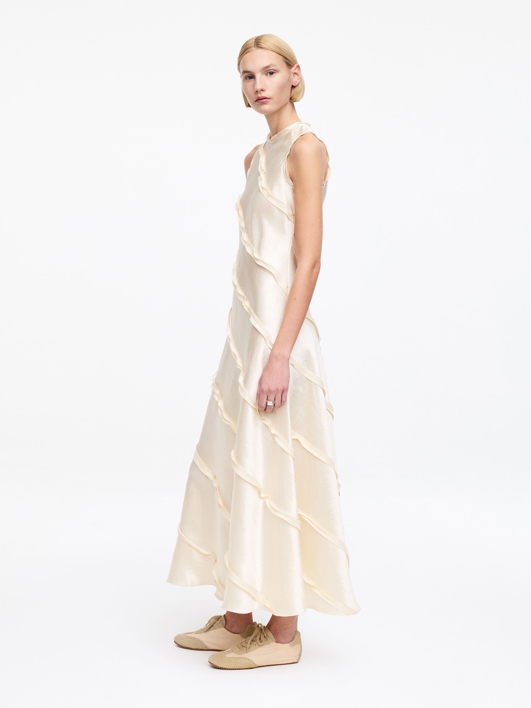 Frill Satin Dress - Off-White - Regular fit - Women - StillMedia/Lookbook - 3