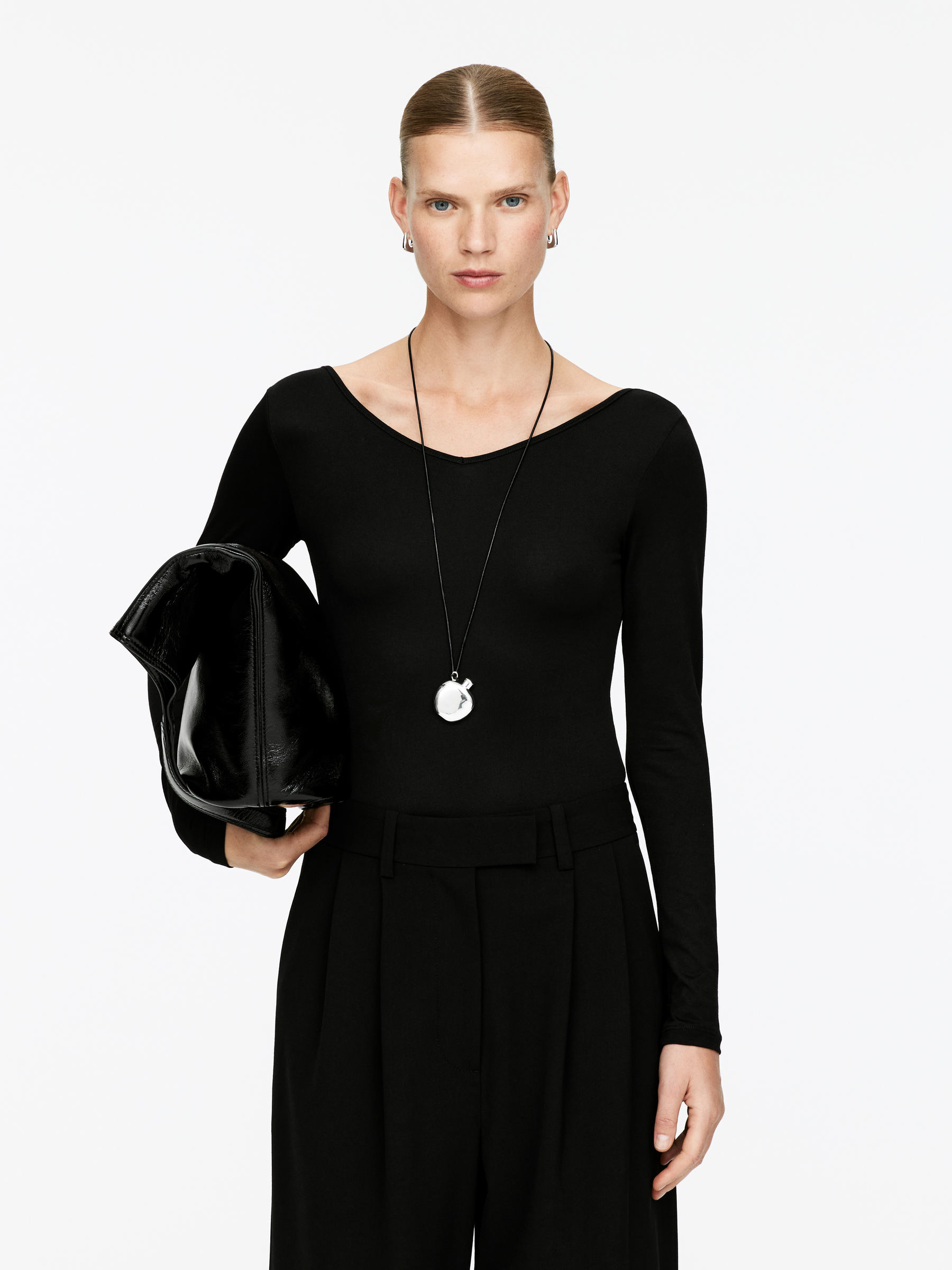 V-Neck Bodysuit - Black - Slim fit - Women - StillMedia/Lookbook - 6