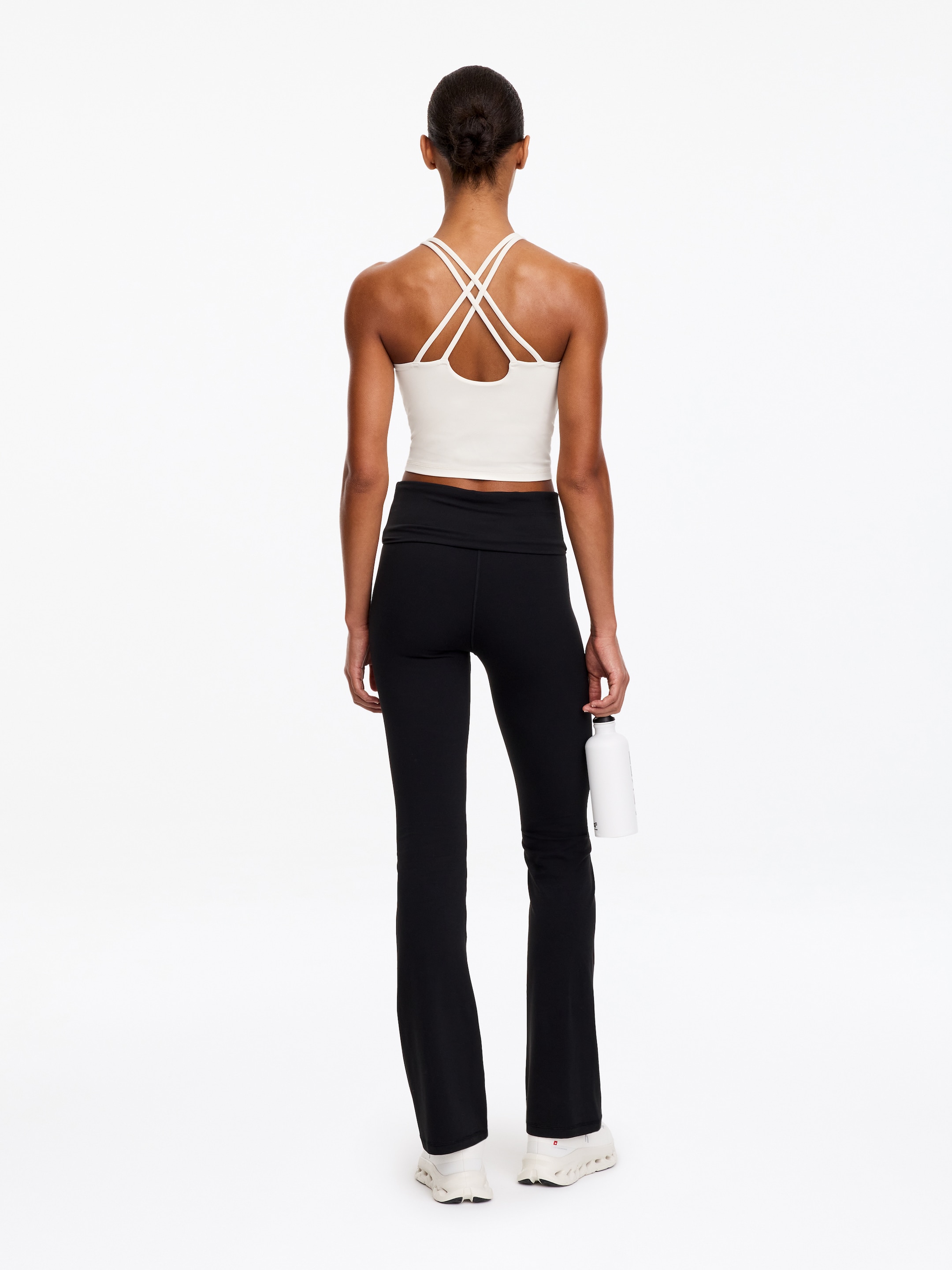 Weiches, kurzes Sporttanktop - Cremeweiß - Slim Fit - women - StillMedia/Lookbook - 4
