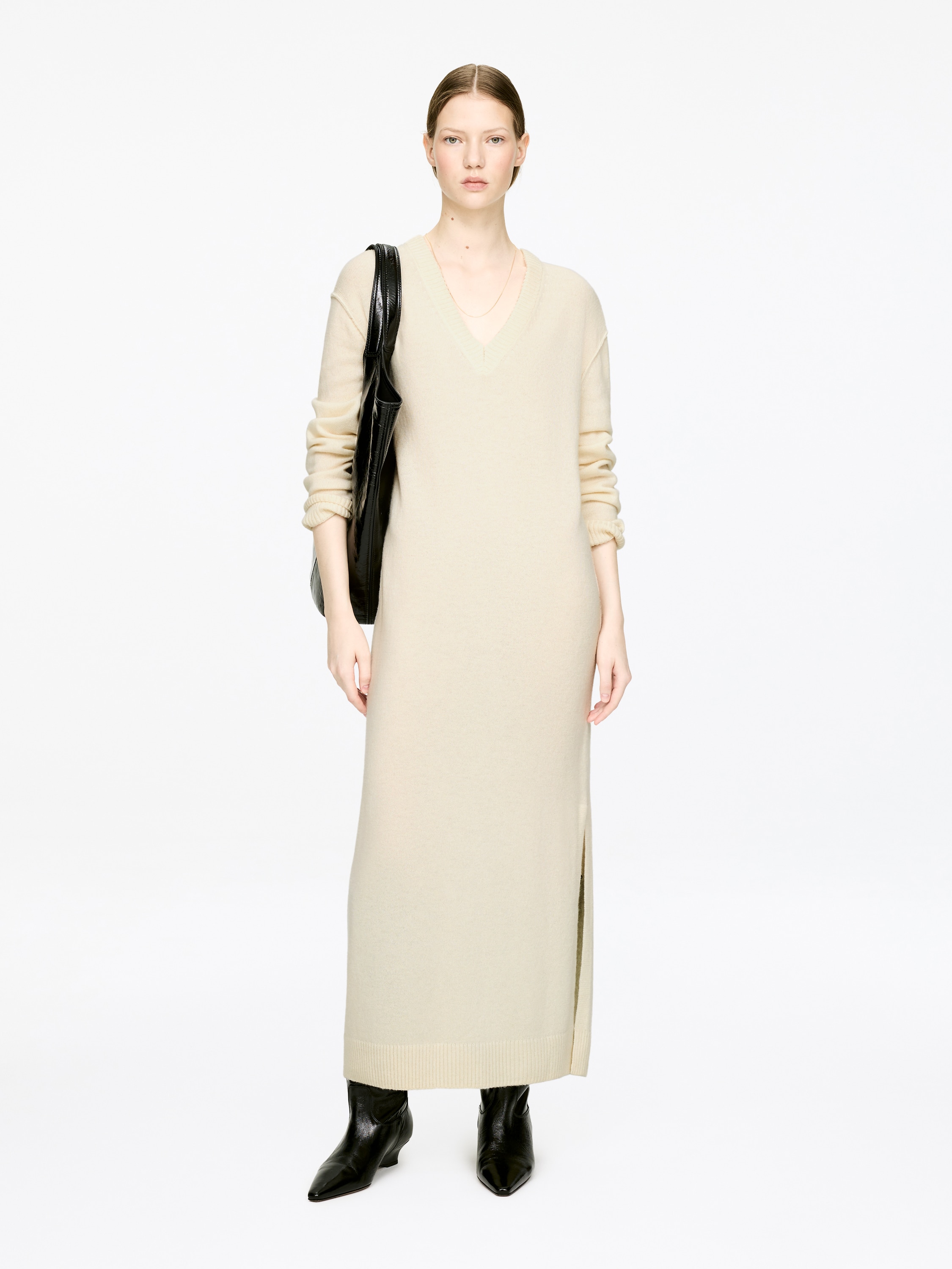 Wollkleid mit V-Ausschnitt - Cremeweiß/Schwarz