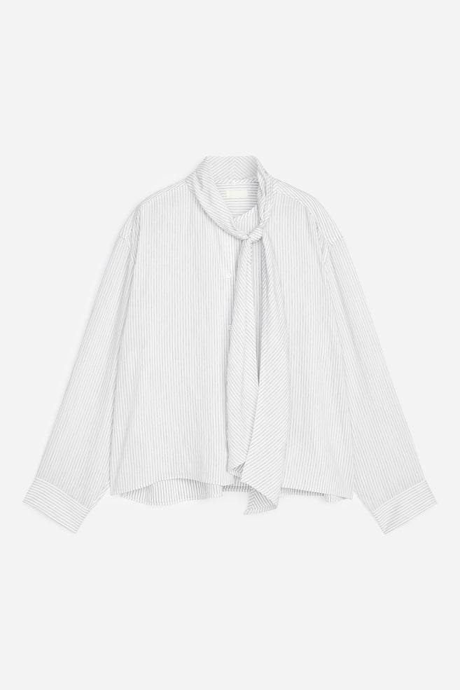 Blusa con fular desmontable - Blanco/negro - 1