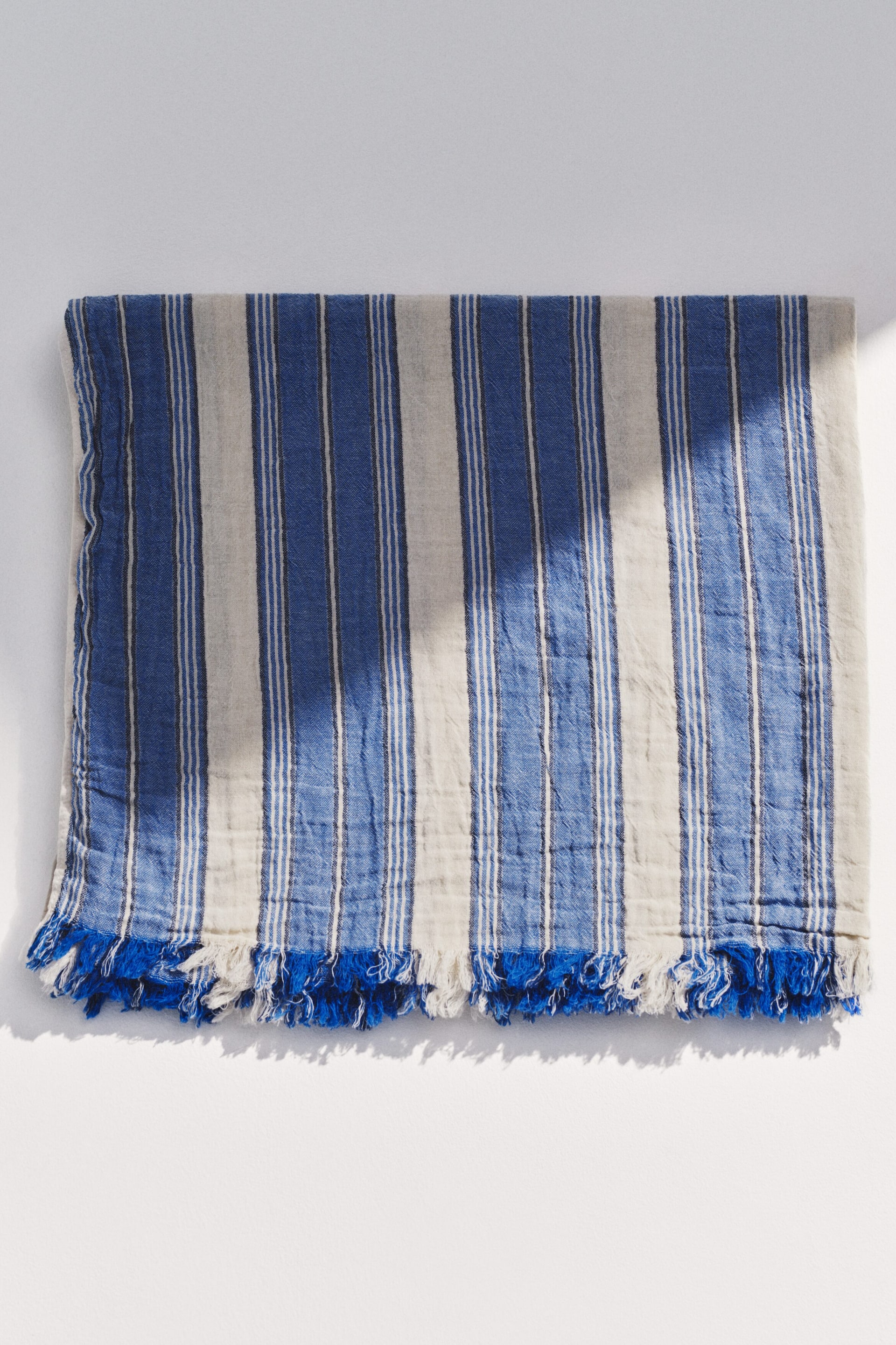 Größeres Bild ansehen: Gewebtes Baumwollhandtuch -  Blau/Weiß - Home All | H&M DE 1