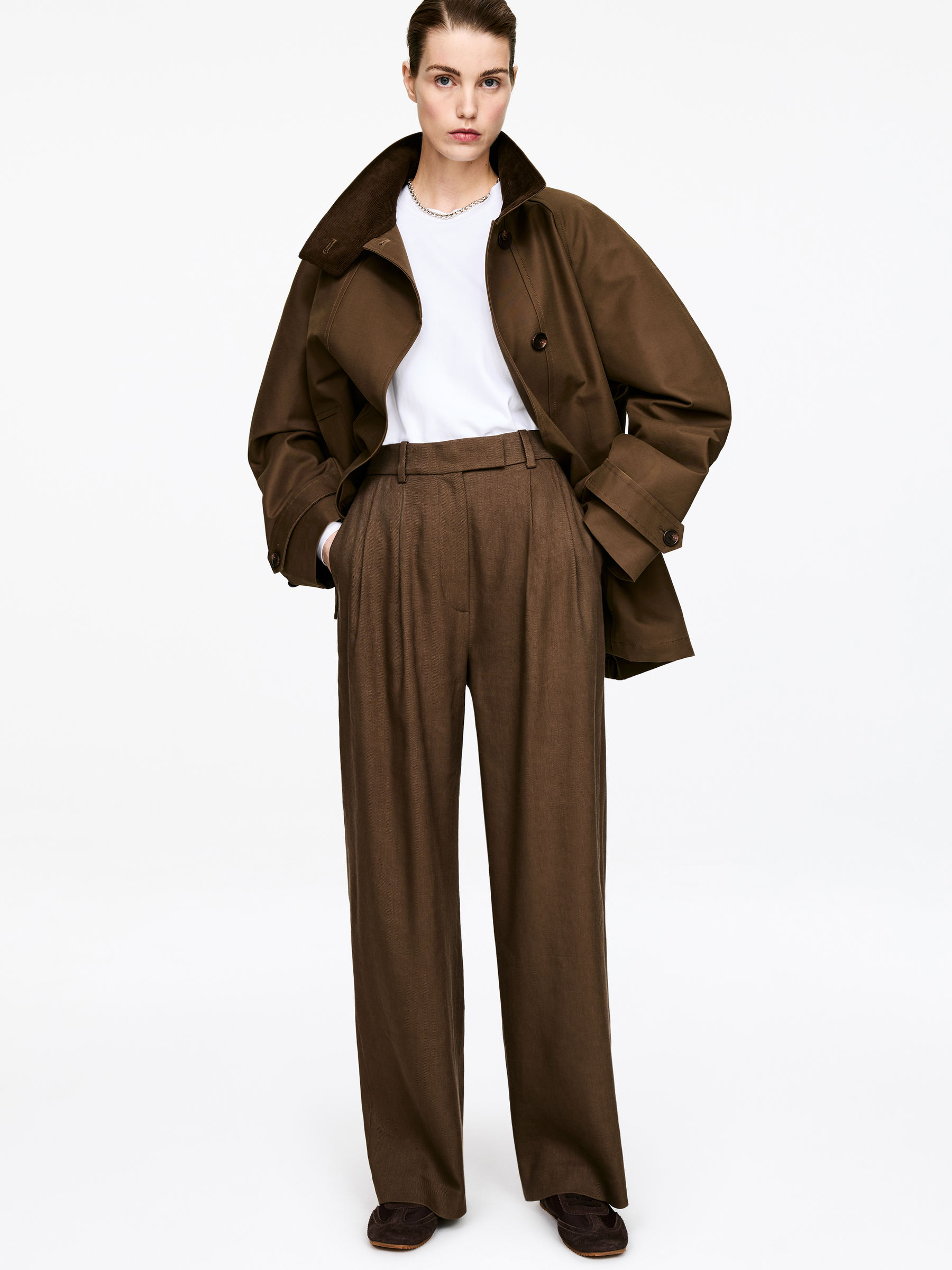 Wide Tailored Trousers - Dark Beige - Loose fit - Women - StillMedia/Lookbook - 4