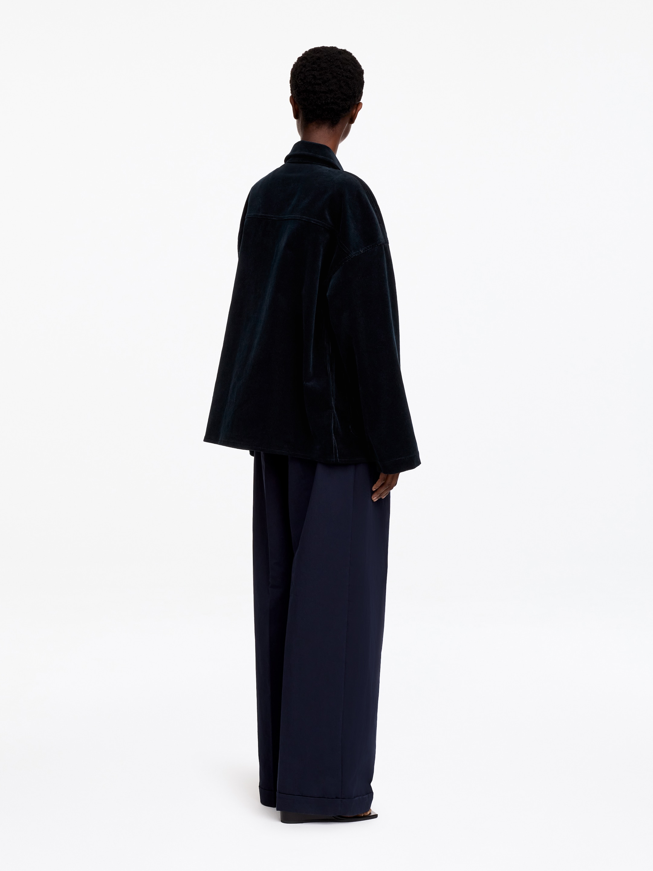 Relaxed Corduroy Overshirt - Dark Blue - Loose fit - women - StillMedia/Lookbook - 4