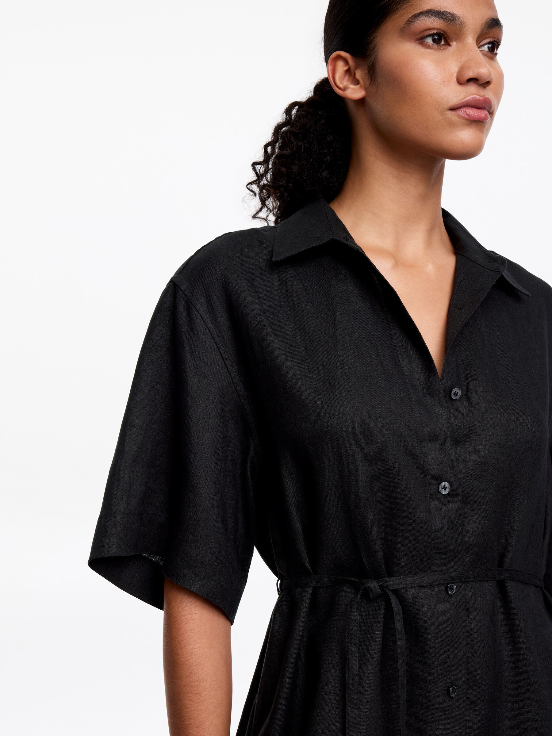 Vestido camisero de lino - Negro - Corte estándar - Women - StillMedia/Lookbook - 9