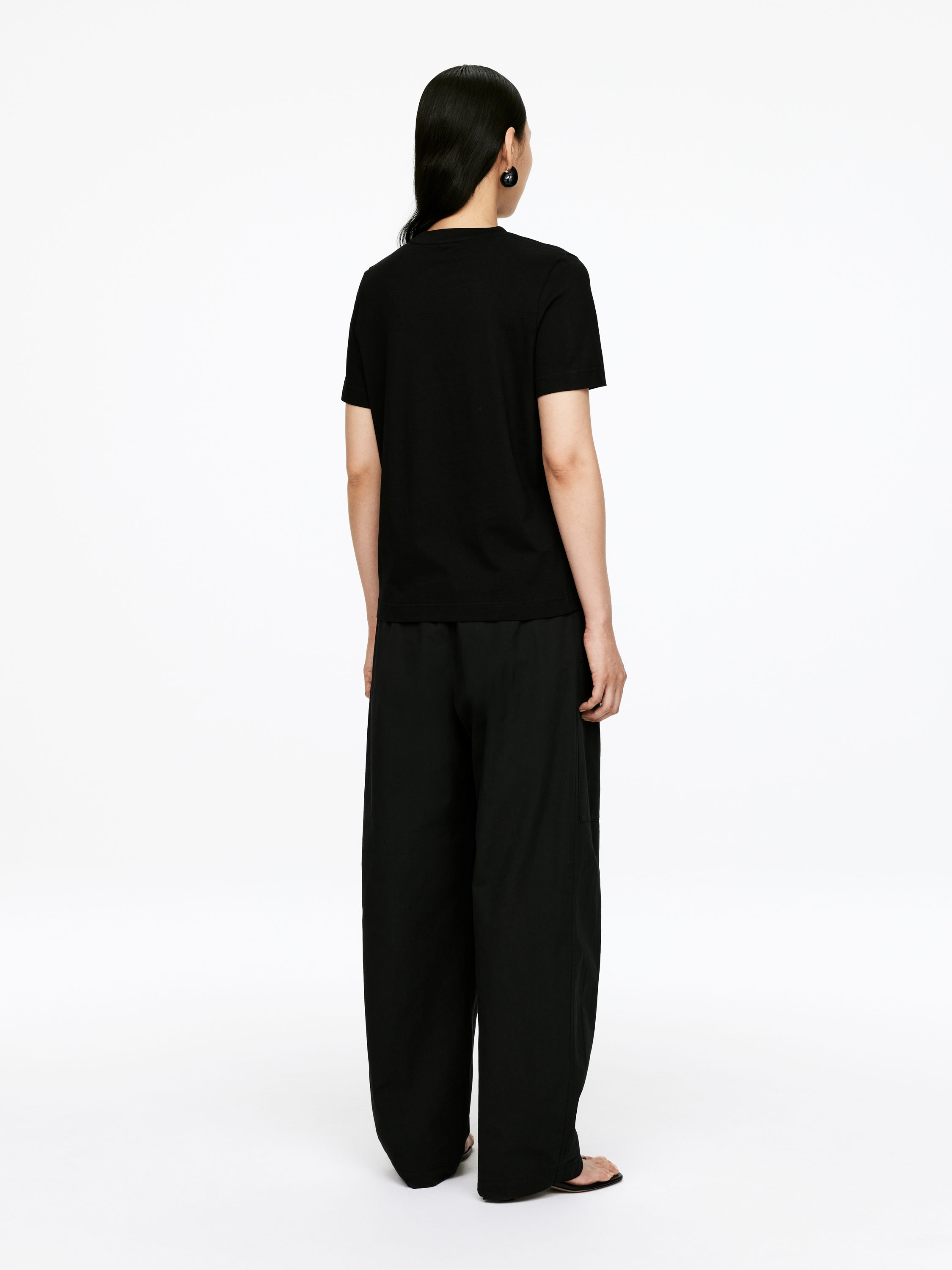LILY Signature T-Shirt - Black - Regular fit - Women - StillMedia/Lookbook - 50