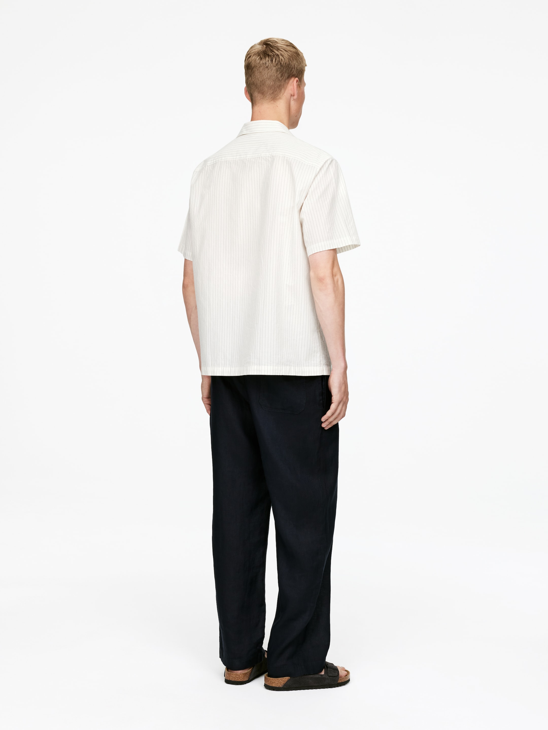 Visa större bild: Resortskjorta i bomull - Off-white/randig - HERR | H&M SE 3