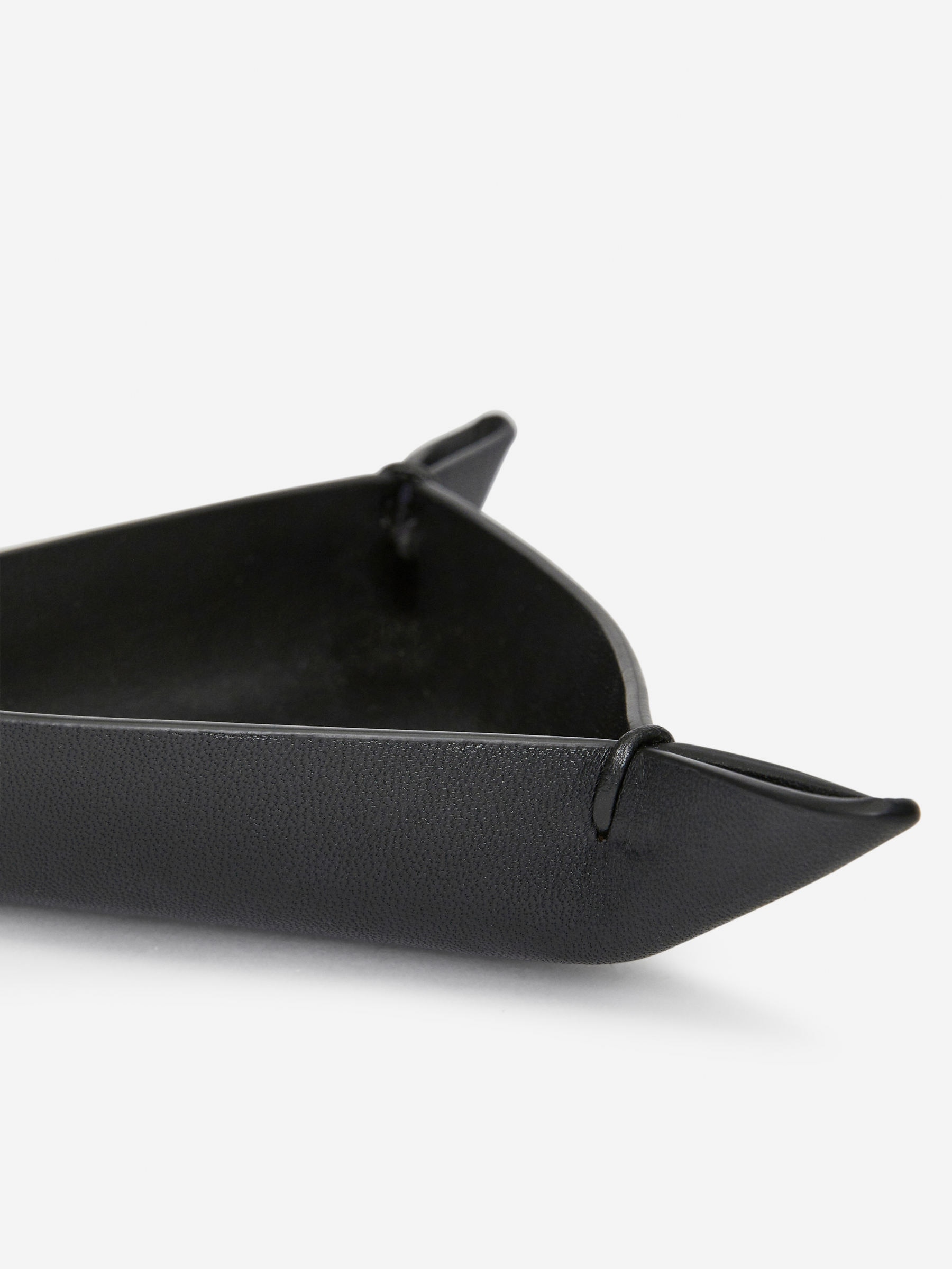 Leather Tray - Black - Homeware - StillMedia/DescriptiveDetail - 3