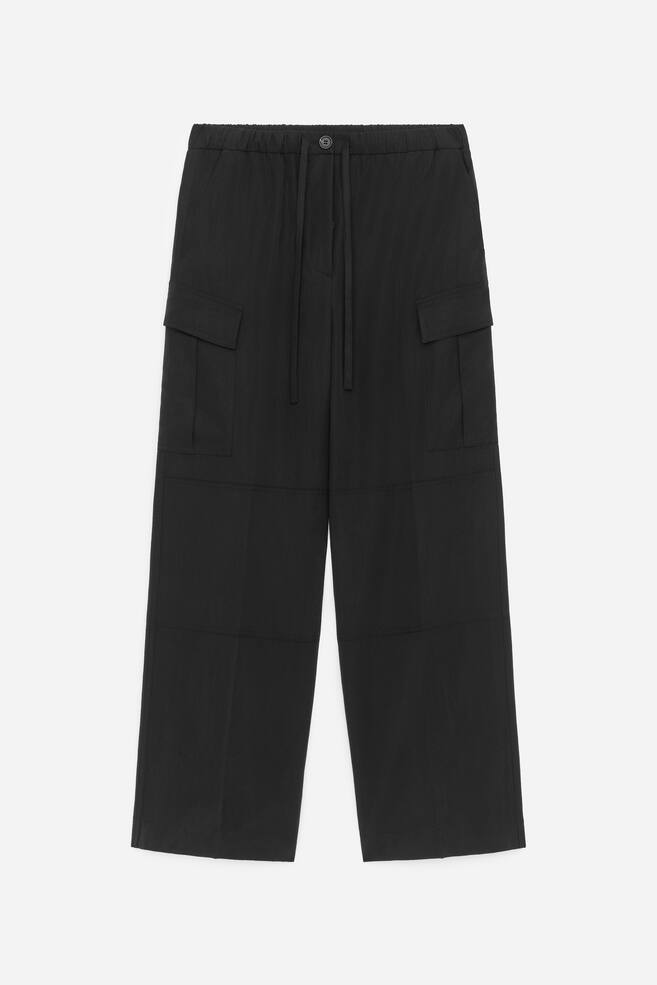 Pantalones cargo fluidos - Negro - 1