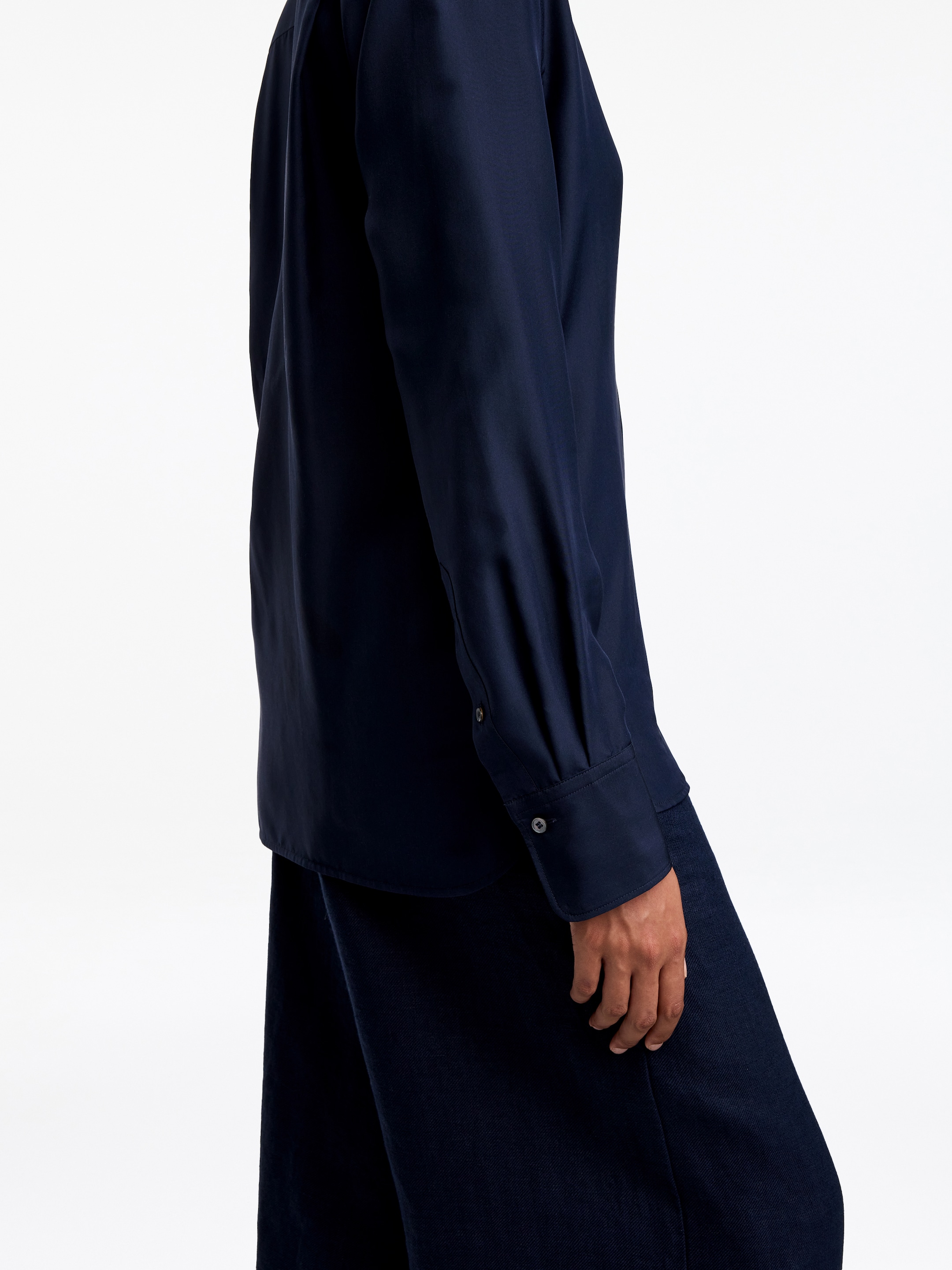 Silk Shirt - Dark Blue - Slim fit - Women - StillMedia/Lookbook - 5