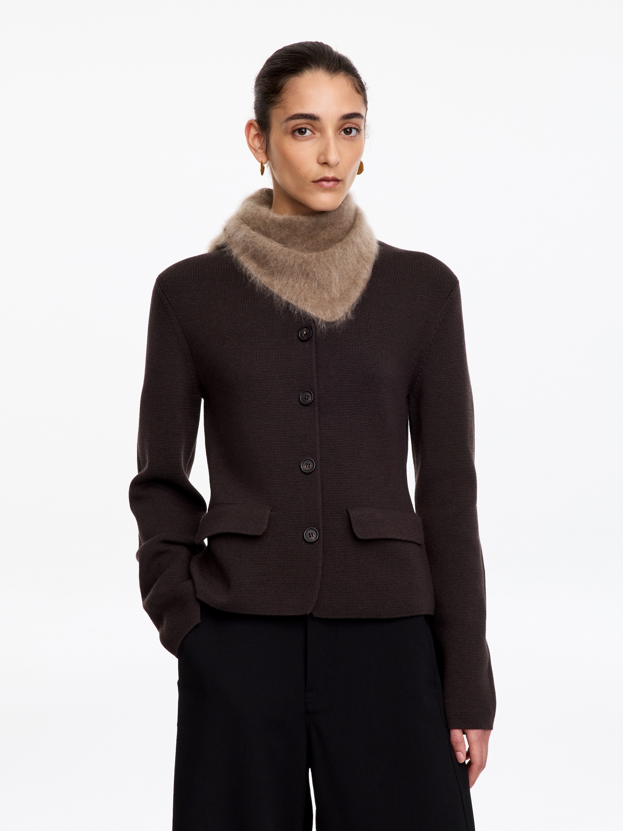 Cashmere Triangle Scarf - Beige - women - StillMedia/Lookbook - 4