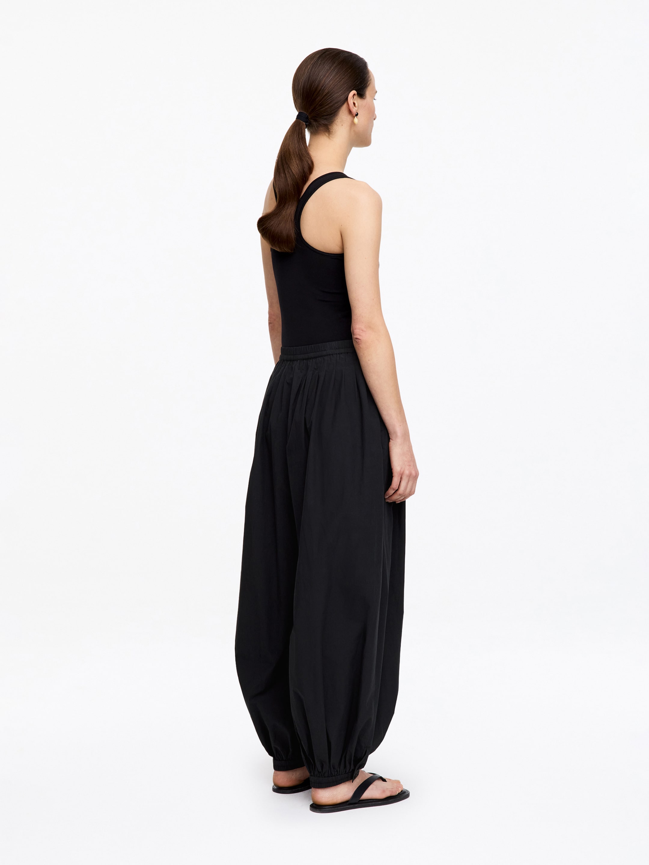 Balloon Cotton Trousers - Black - Loose fit - Women - StillMedia/Lookbook - 6