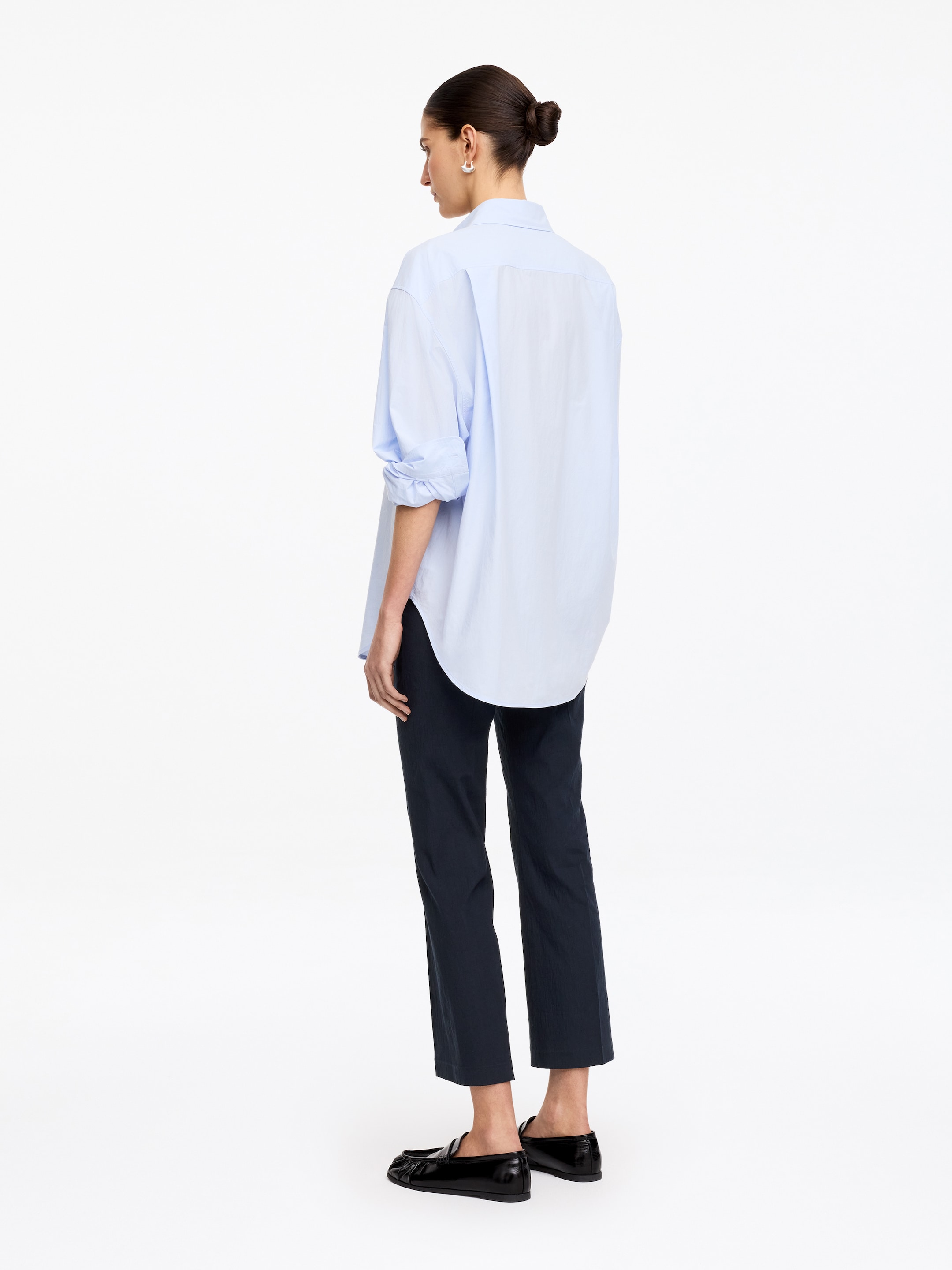 Pantalones acampanados de lino y algodón - Azul oscuro - Corte ajustado - Women - StillMedia/Lookbook - 4