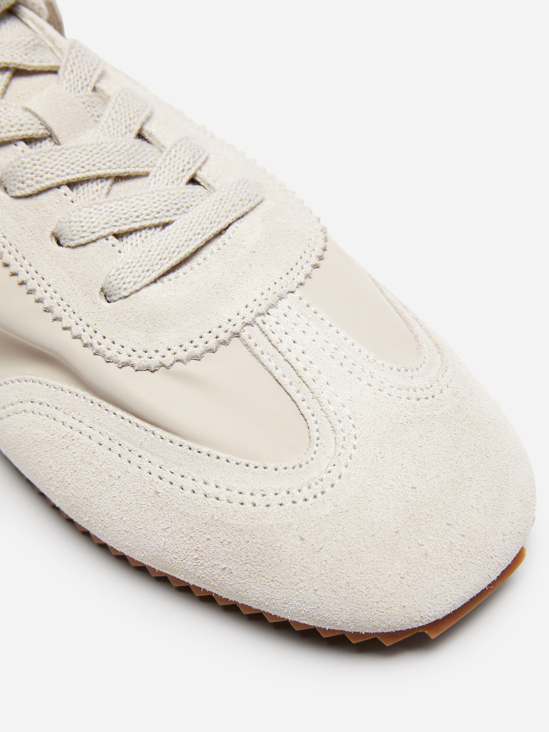 Sneakers i mocka och nylon - Off White - Women - StillMedia/DescriptiveDetail - 3