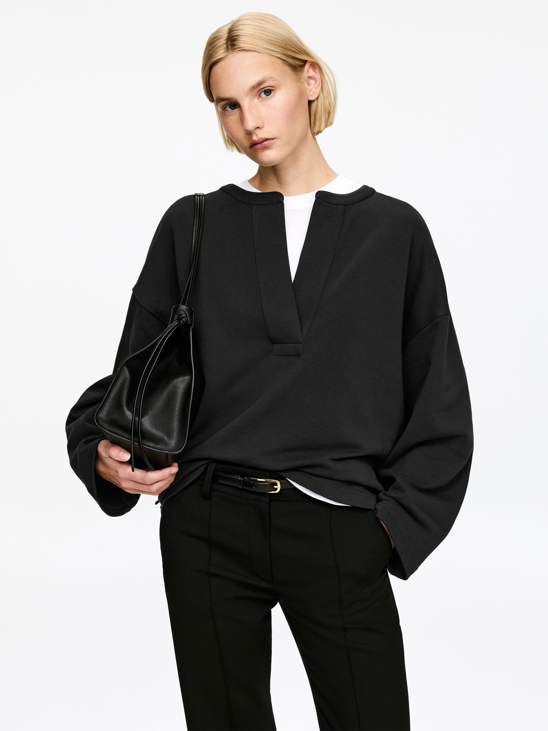 Sweat à patte ouverte - Noir - Relaxed fit - Femme - StillMedia/Lookbook - 3