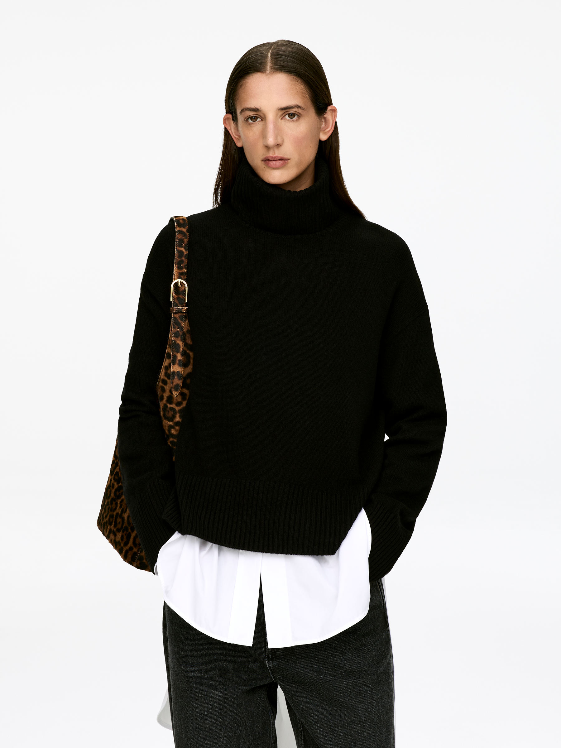 Roll-Neck Cashmere-Wool Jumper - Black - Regular fit - Women - StillMedia/Lookbook - 11