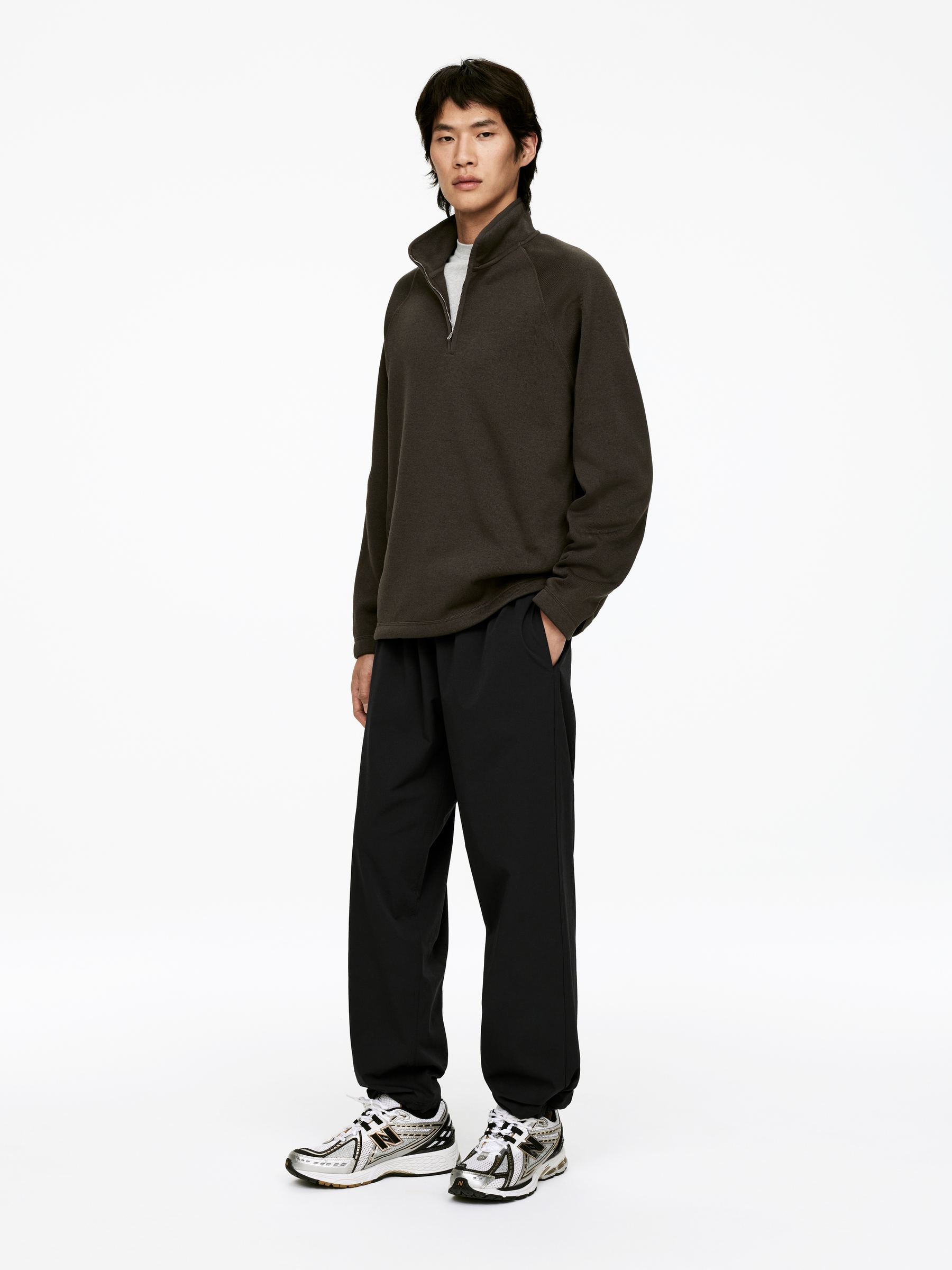 Pull-On Trousers - Black - Relaxed fit - Men - StillMedia/Lookbook - 3