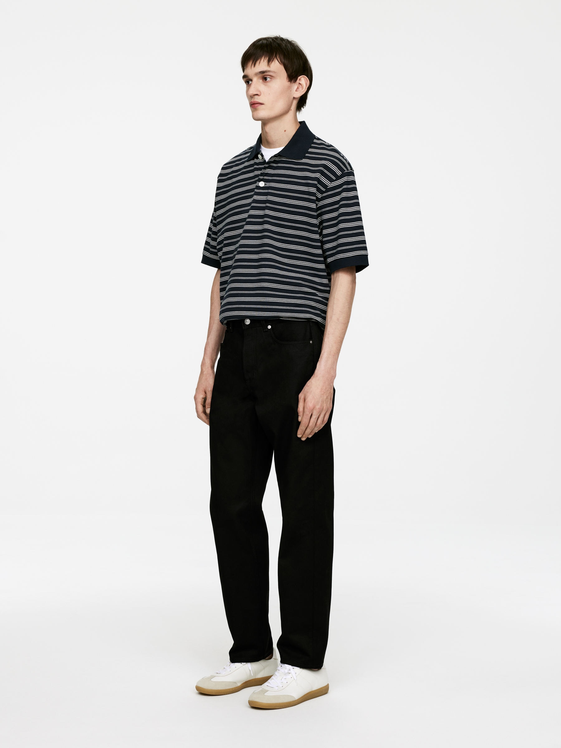 OCEAN Loose Straight Jeans - Black - Loose fit - Men - StillMedia/Lookbook - 8