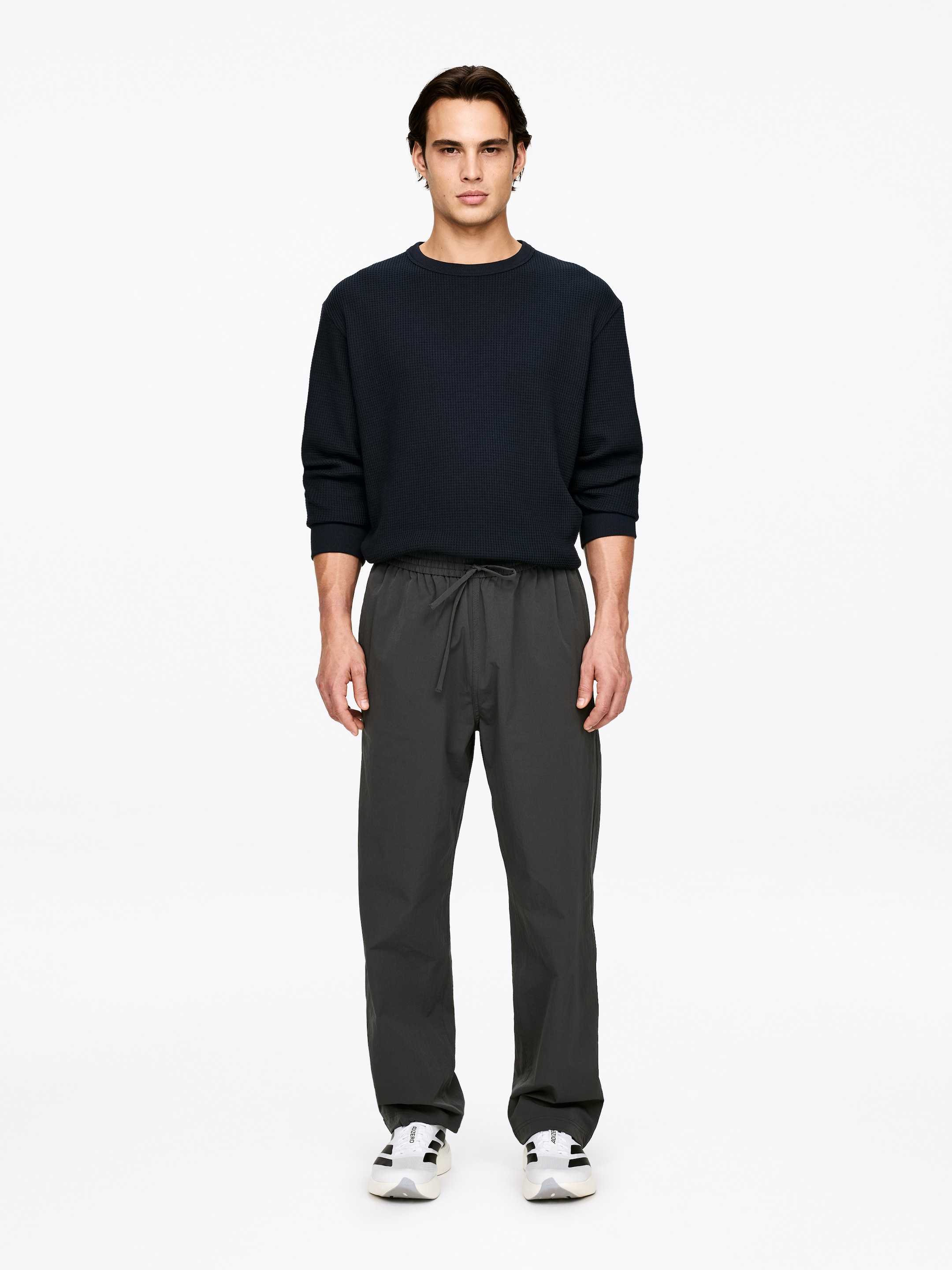 ARKET ACTIVE Pull-On Trousers - Dark Grey - Relaxed fit - Men - StillMedia/Lookbook - 4