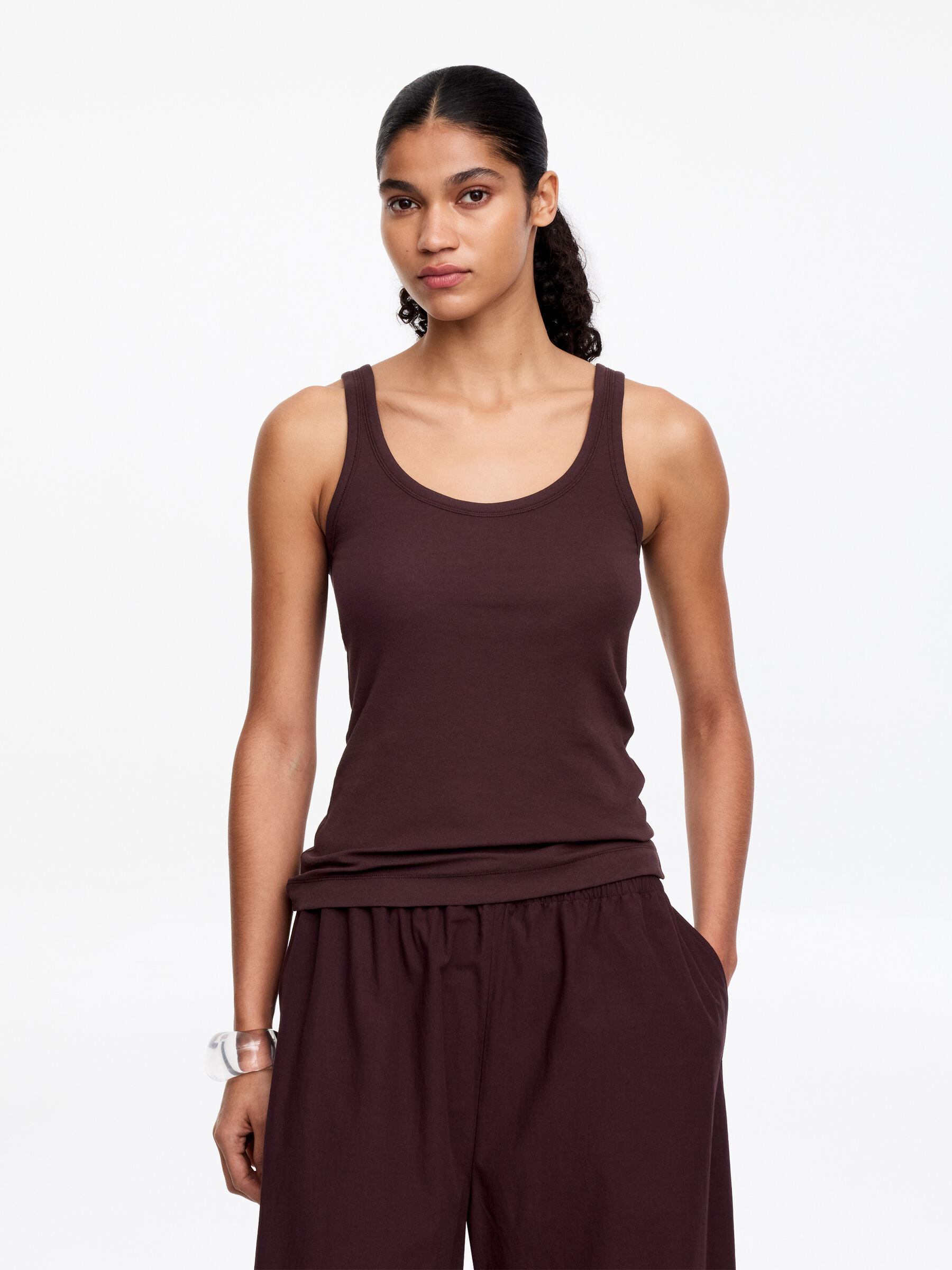 Scoop-Neck Tank Top - Brown - Women - StillMedia/Lookbook - 2