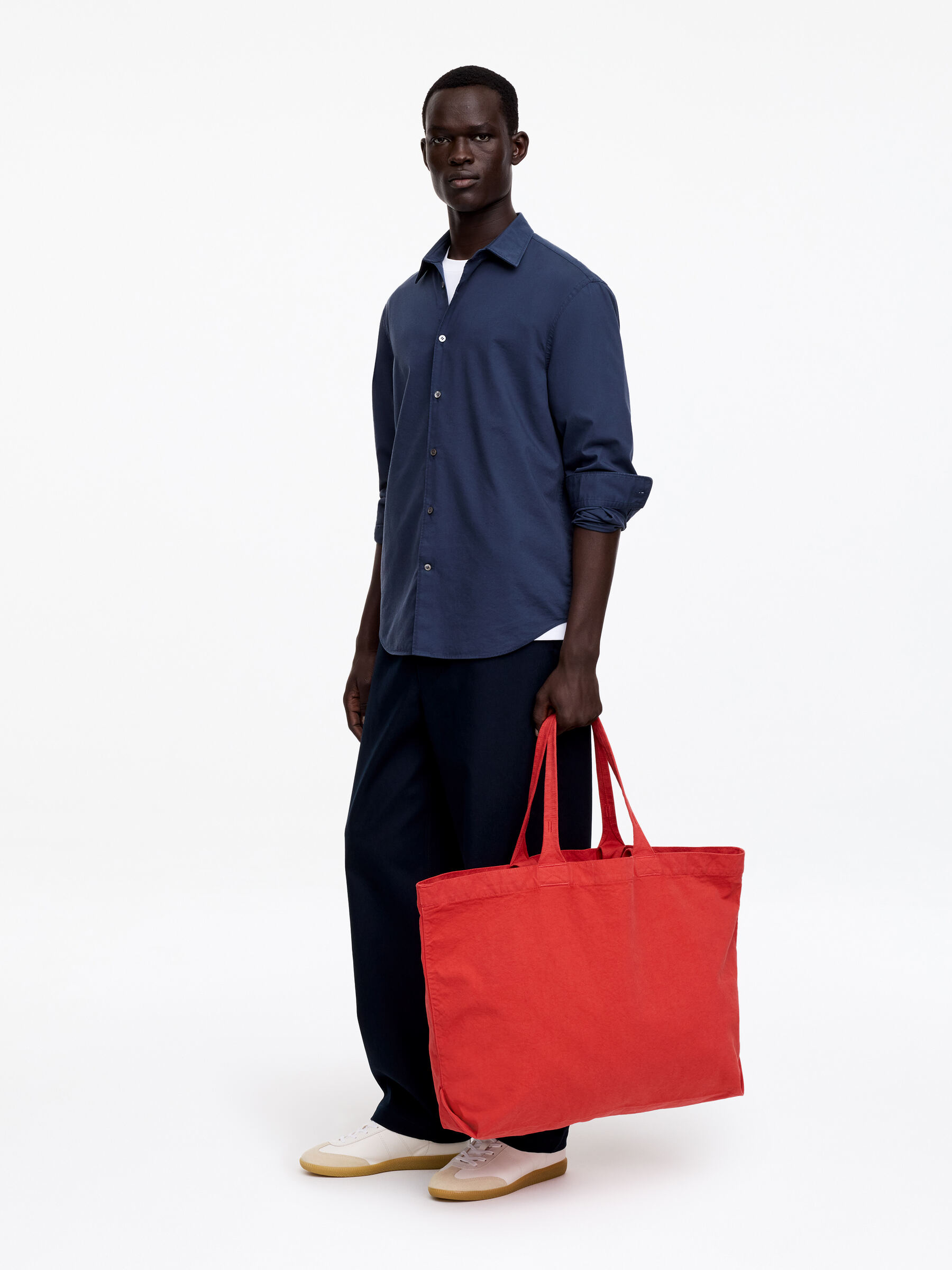 Oversized Canvas Tote - Red - Men - StillMedia/Lookbook - 5