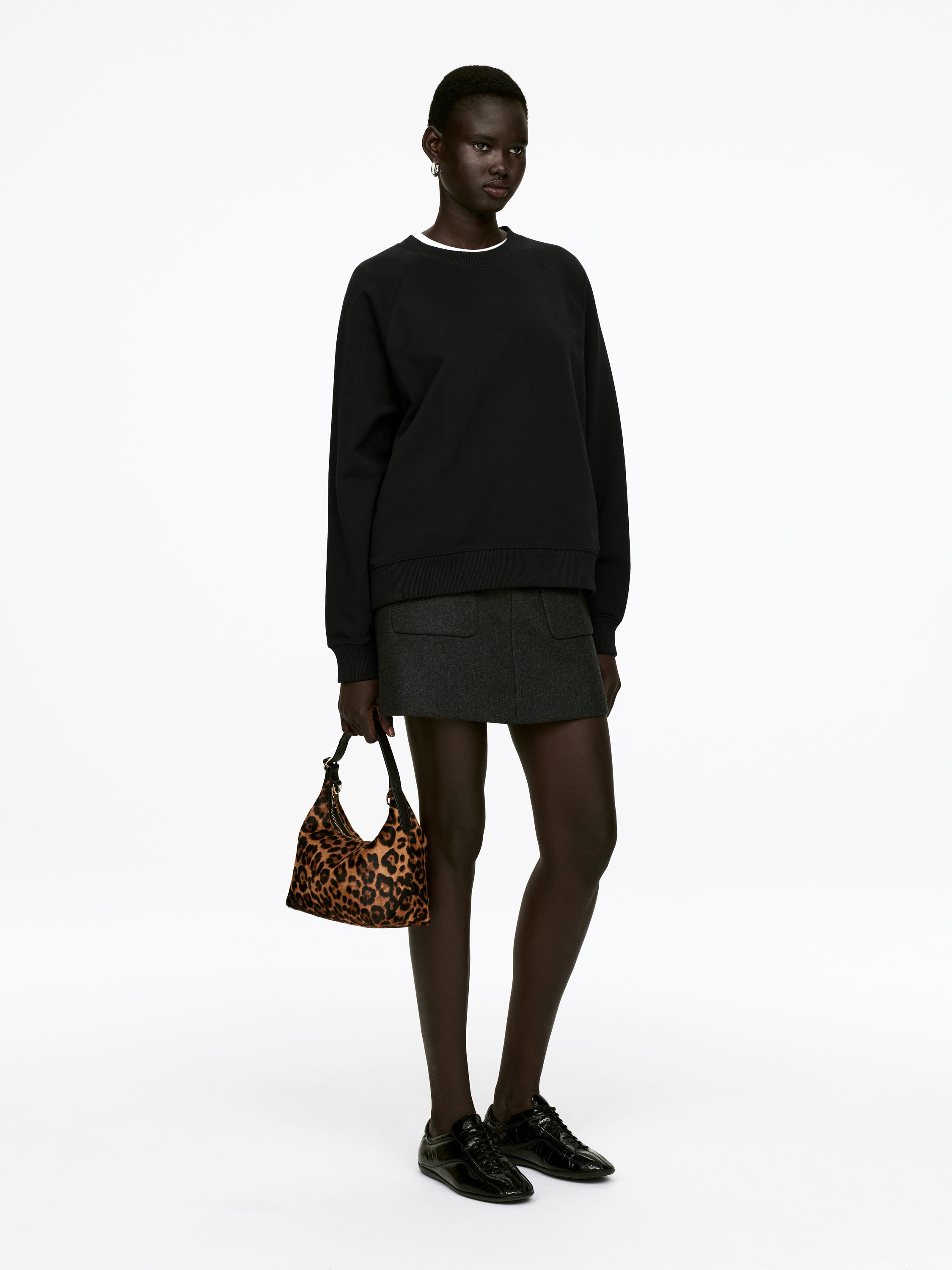 Terry Sweatshirt - Black - Regular fit - Women - StillMedia/Lookbook - 4