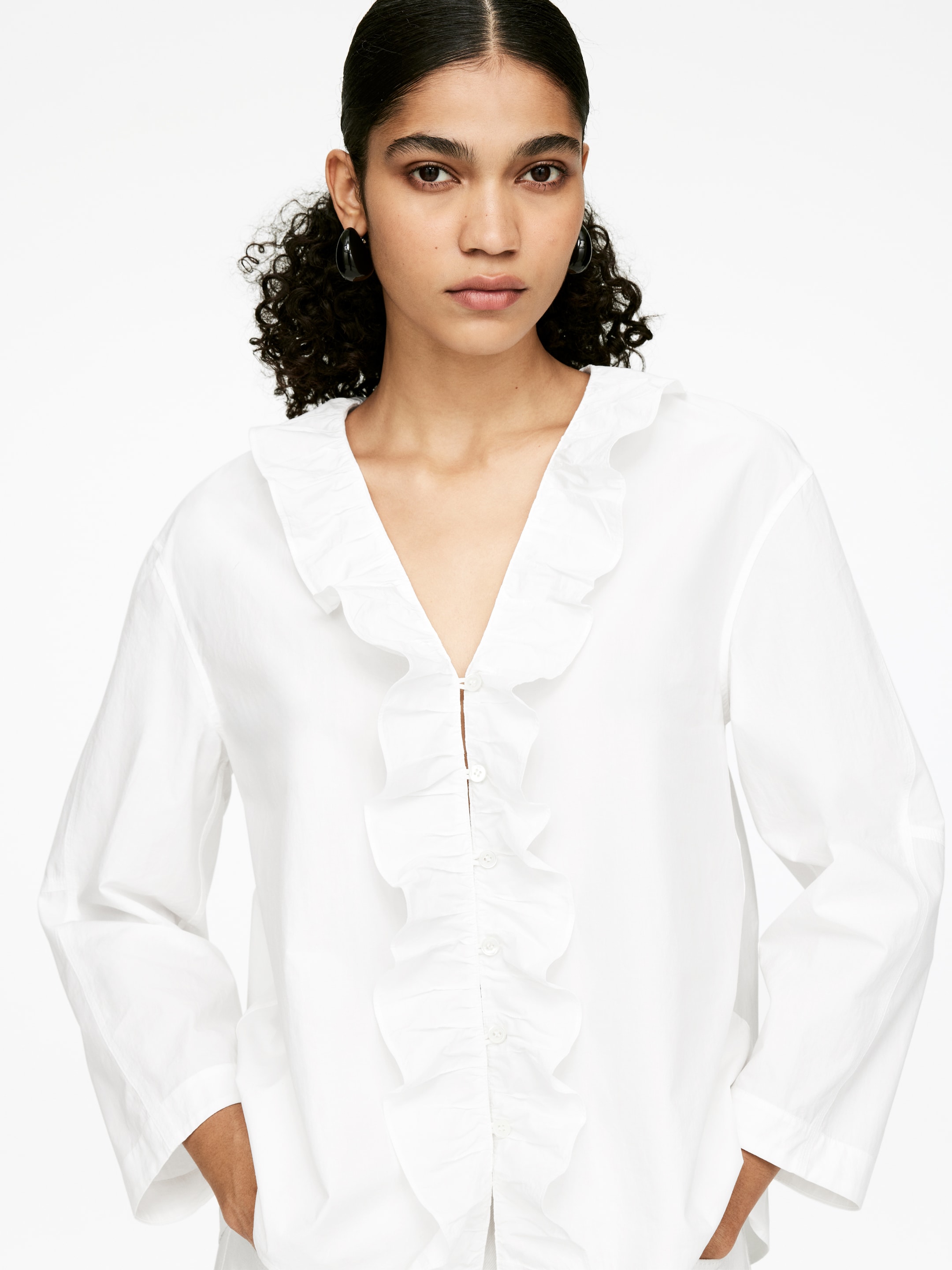 Größeres Bild anzeigen: Rüschenbluse - Weiß - Ladies | H&M AT 4