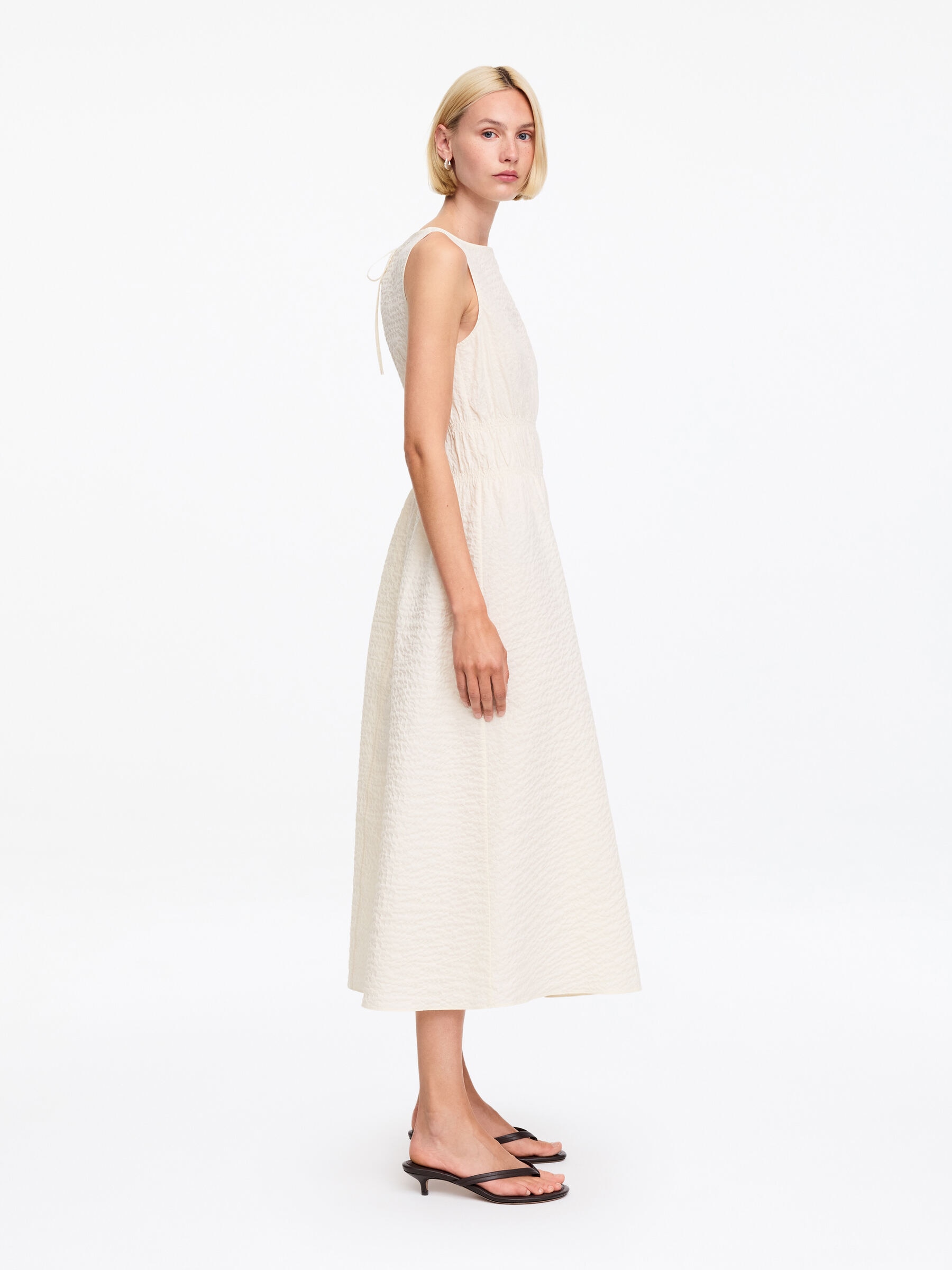 Seersucker Dress - Off White - Slim fit - Women - StillMedia/Lookbook - 5