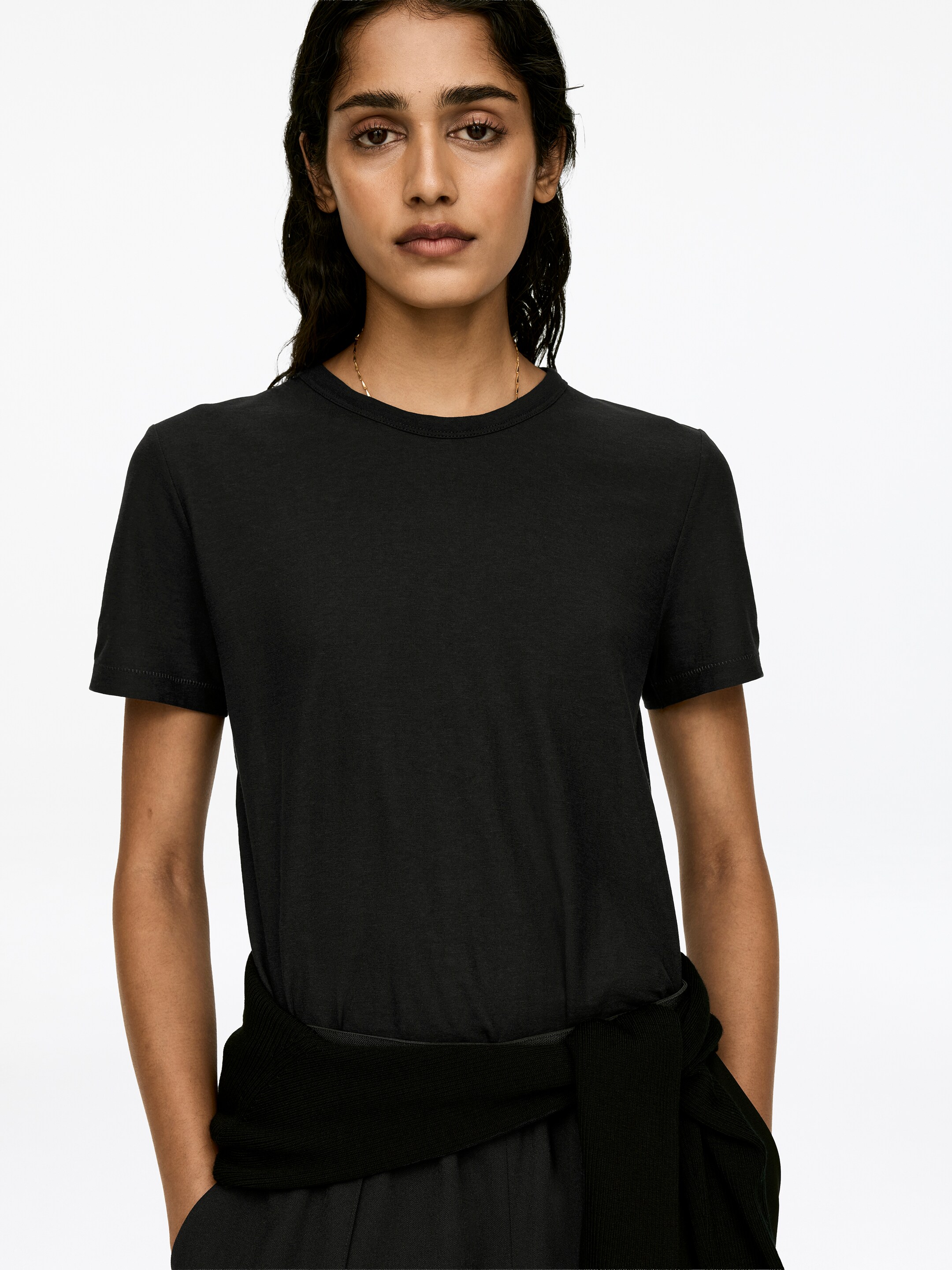 Größeres Bild anzeigen: T-Shirt aus Crêpe-Gewebe - Schwarz - Ladies | H&M AT 4