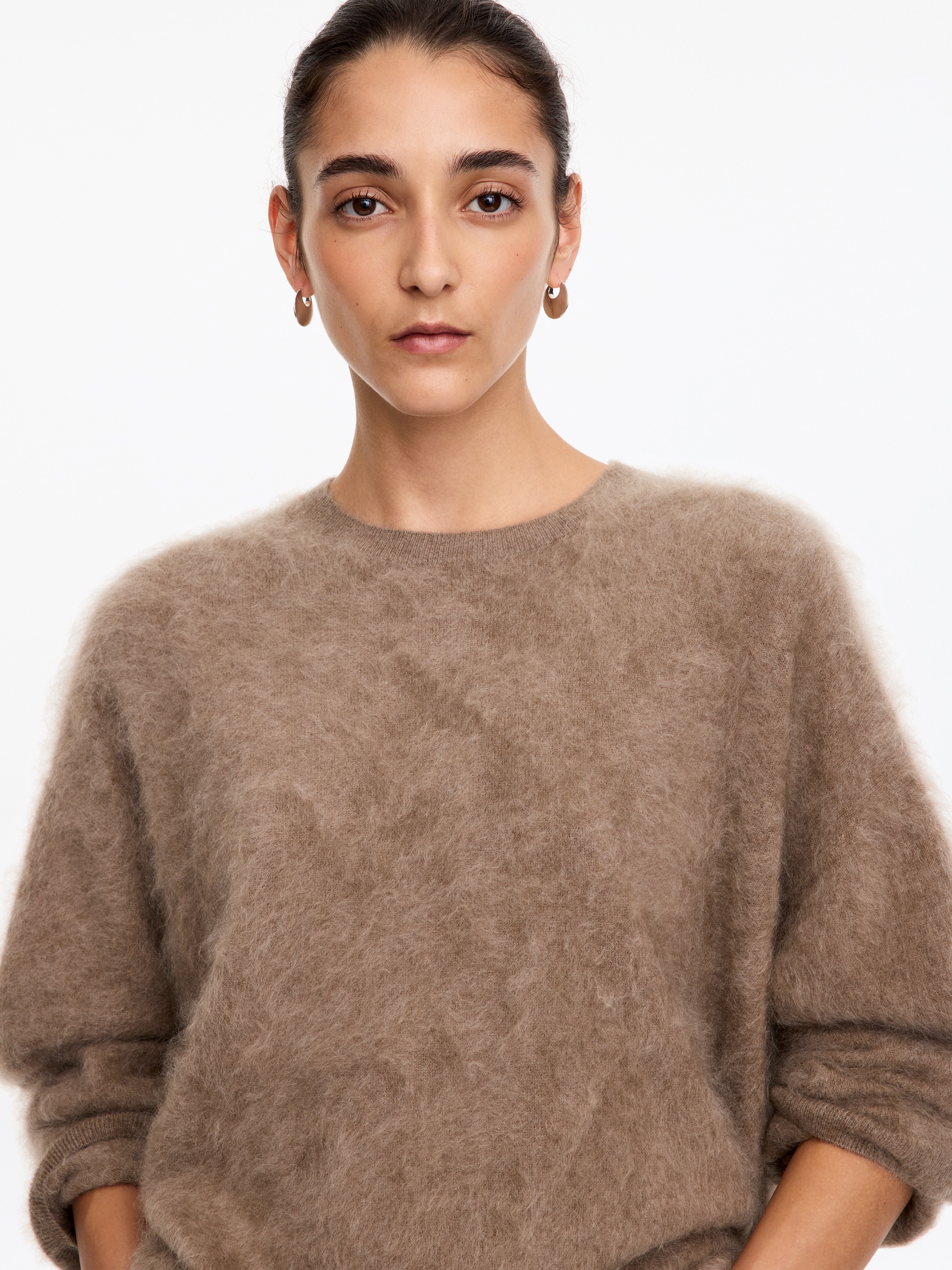 Brushed-Cashmere Jumper​ - Taupe - Loose fit - women - StillMedia/Lookbook - 3