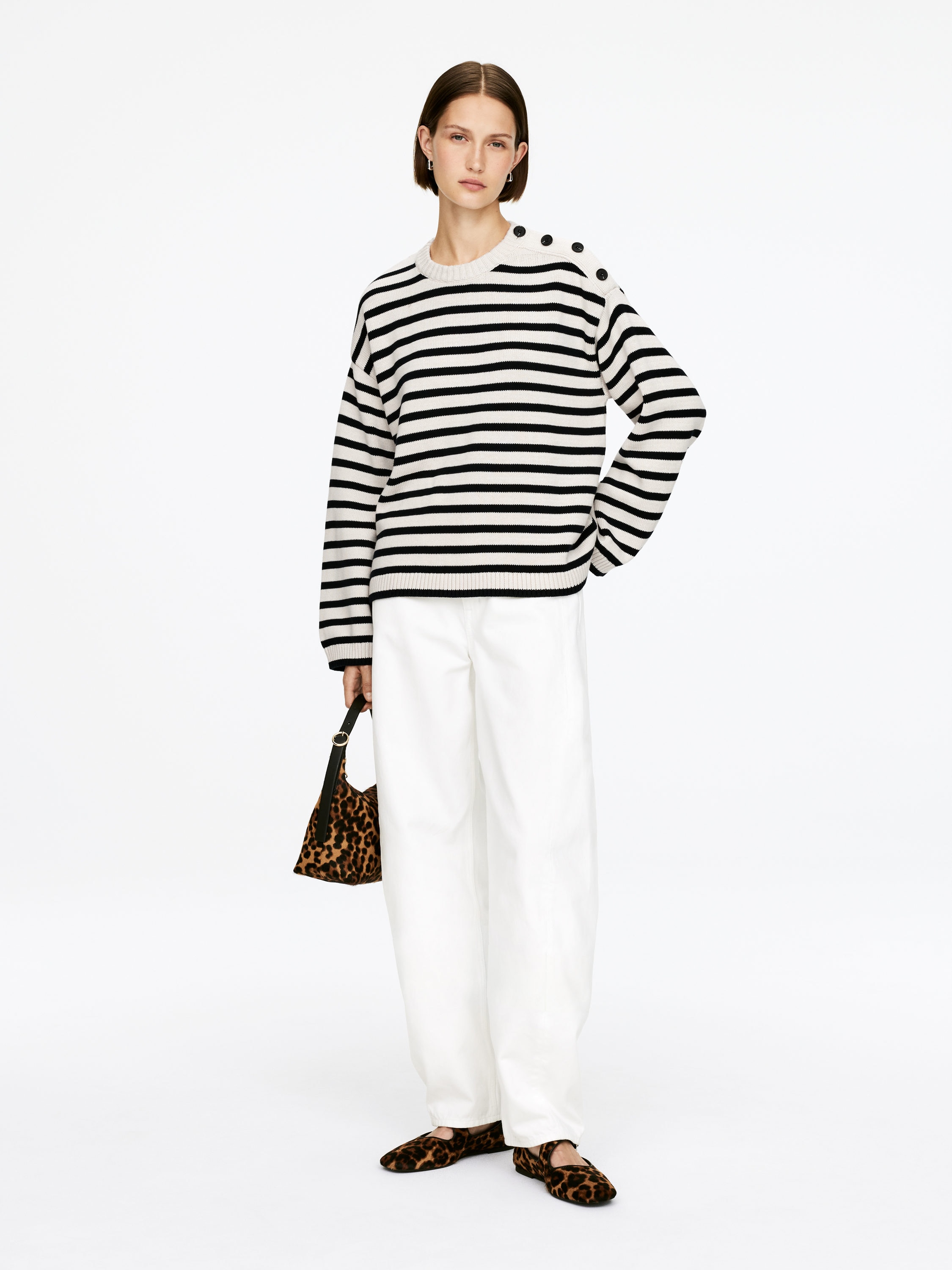 Oversized Cotton Jumper - Beige/Black - Loose fit - Women - StillMedia/Lookbook - 9