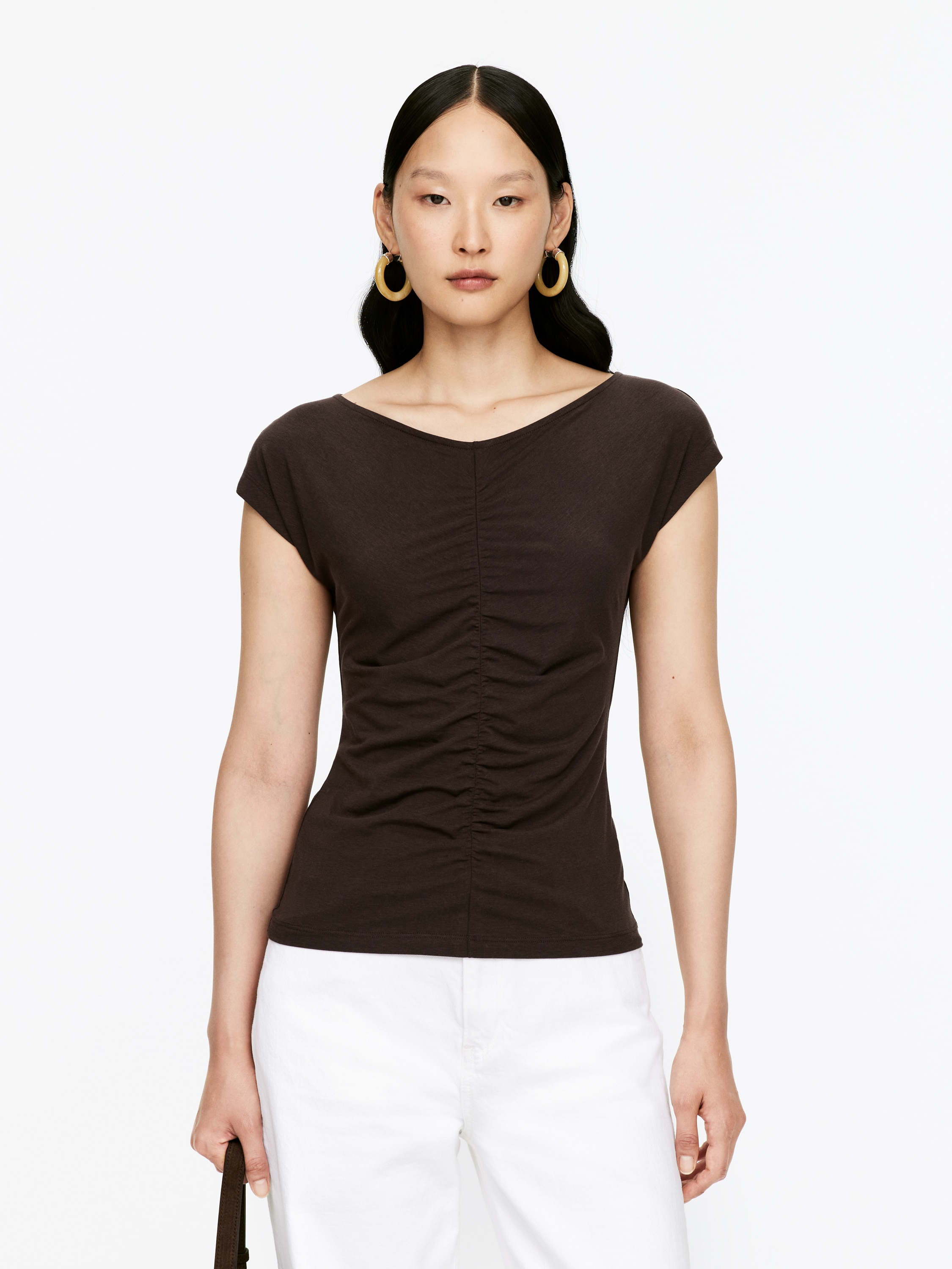 Top z zebranym materiałem - Ciemnobrązowy