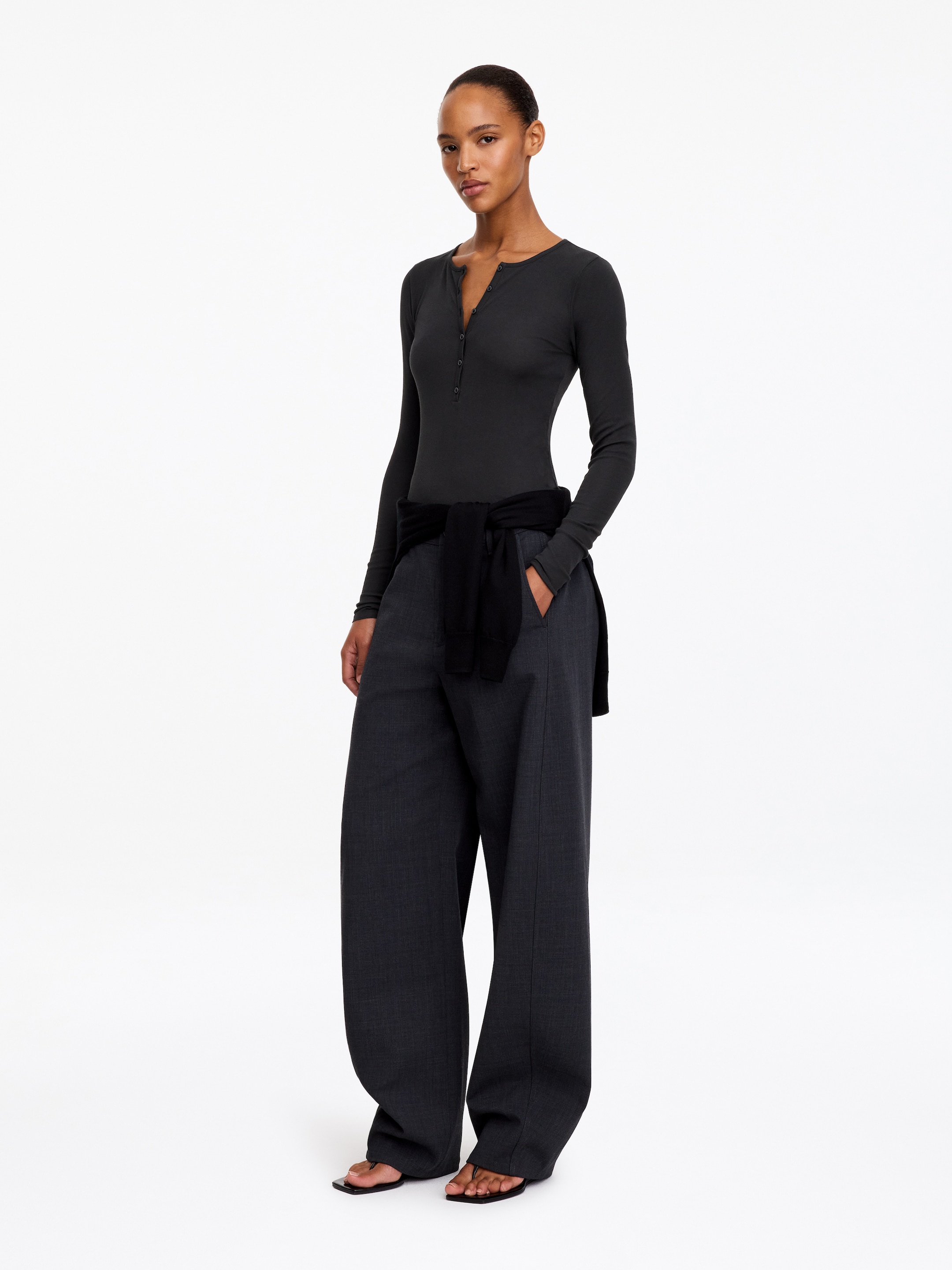 Camiseta Henley de canalé - Negro - Corte ajustado - women - StillMedia/Lookbook - 4