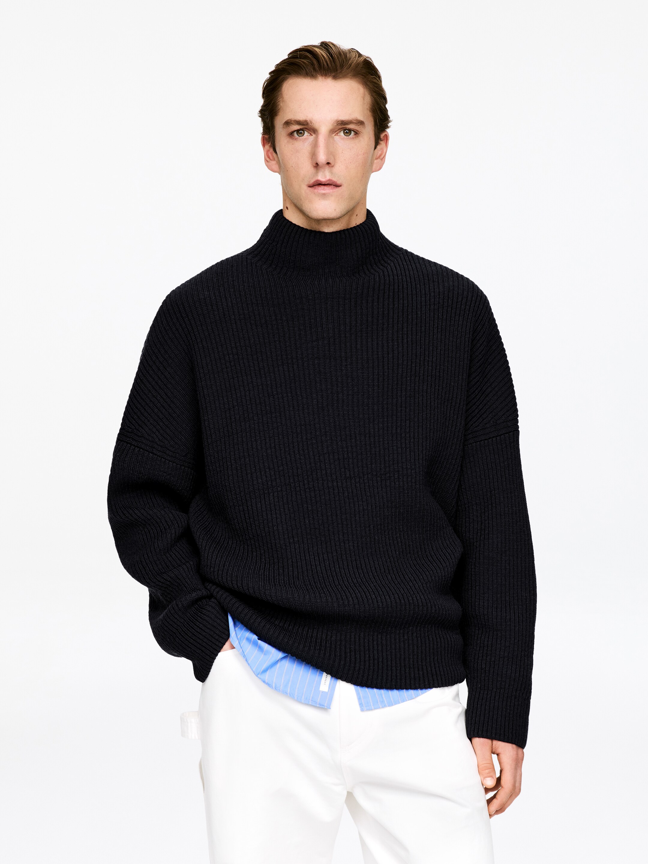 Größeres Bild ansehen: Pullover aus Wolle und Baumwolle mit Stehkragen - Dunkelblau - Men | H&M DE 1