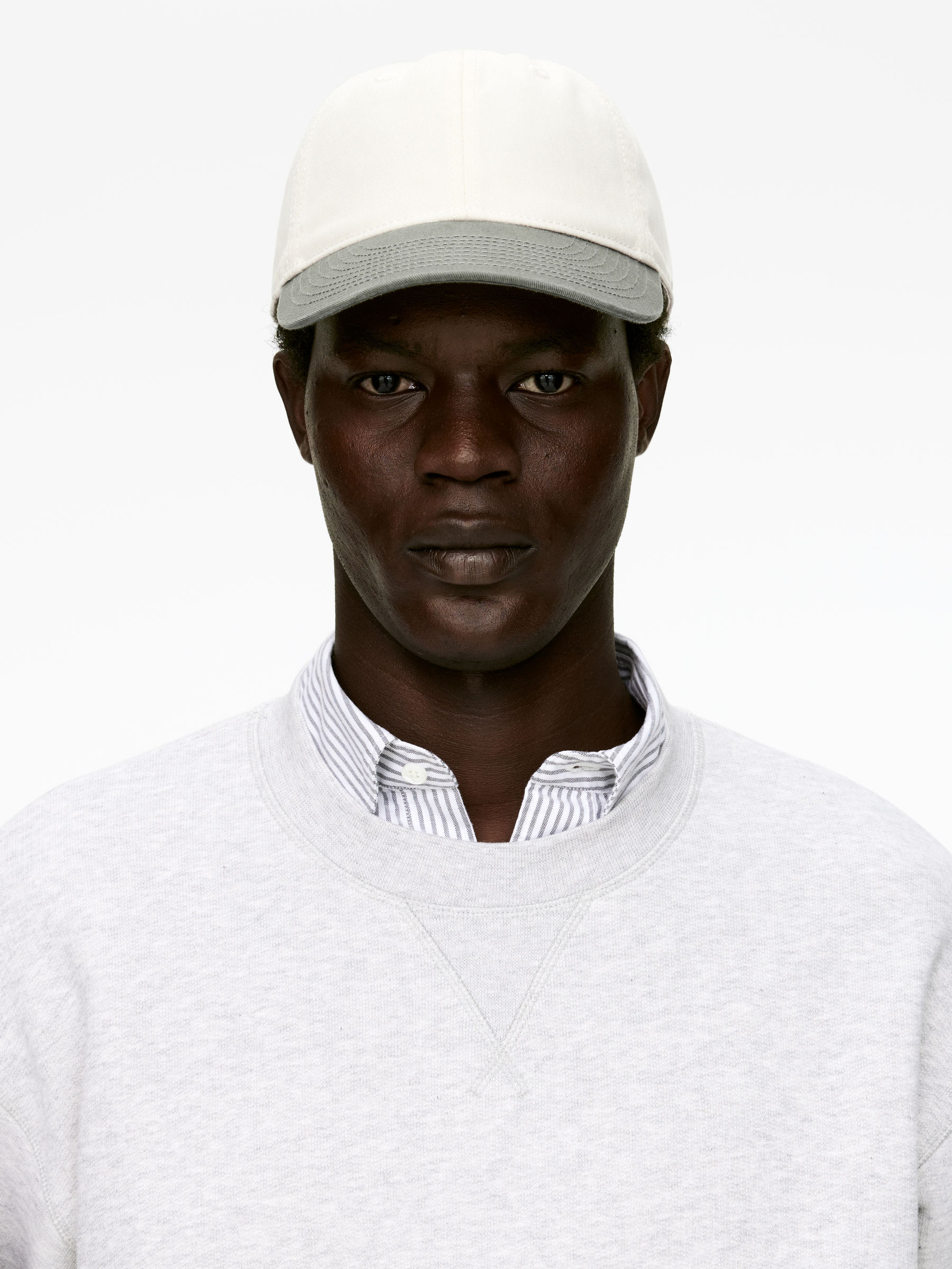 Contrast-Colour Cap - Off White/Khaki Green - Men - StillMedia/Lookbook - 5