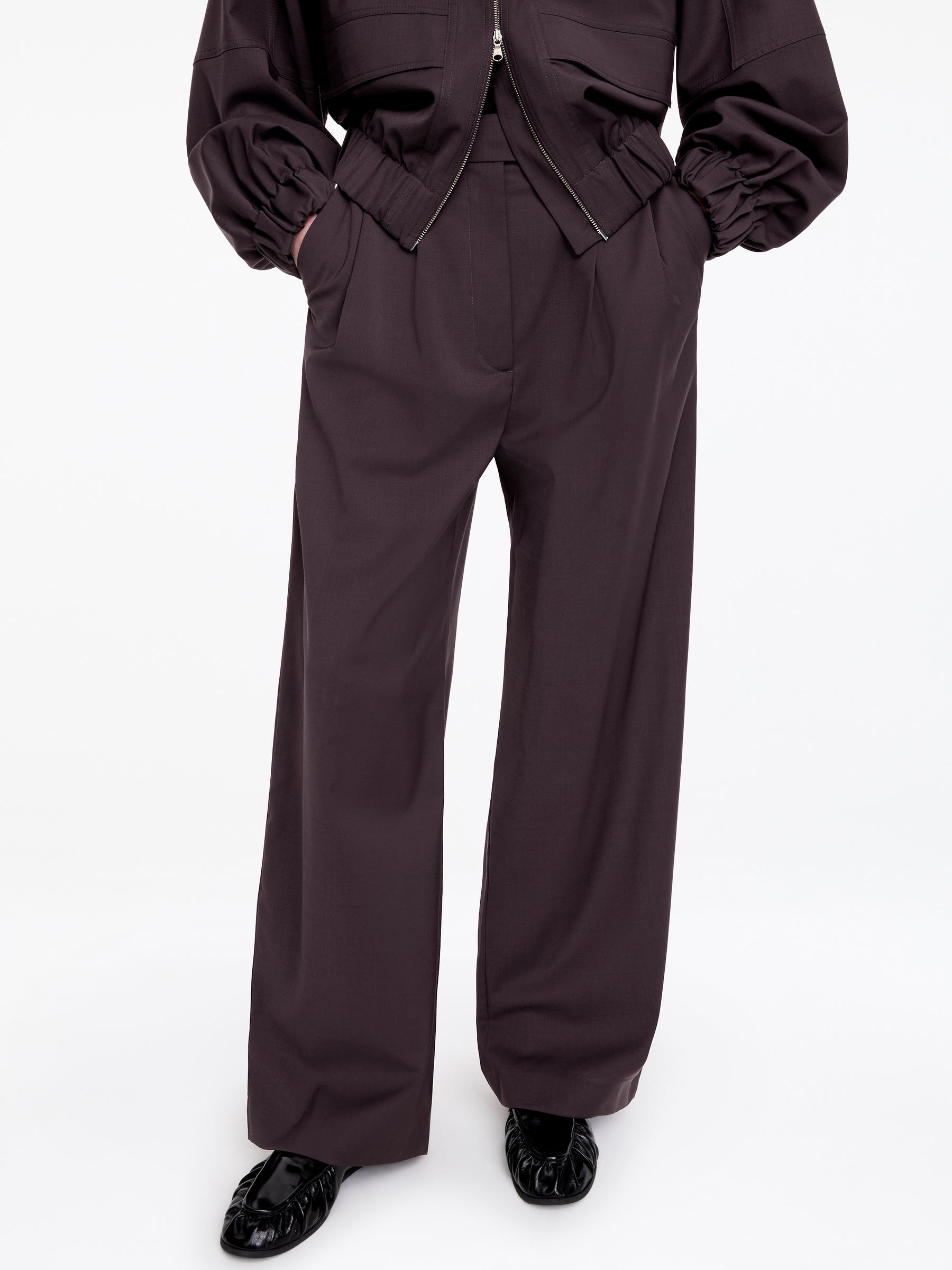 Szerokie eleganckie spodnie - Ciemnobrązowy - Luźny fason - Women - StillMedia/Lookbook - 2