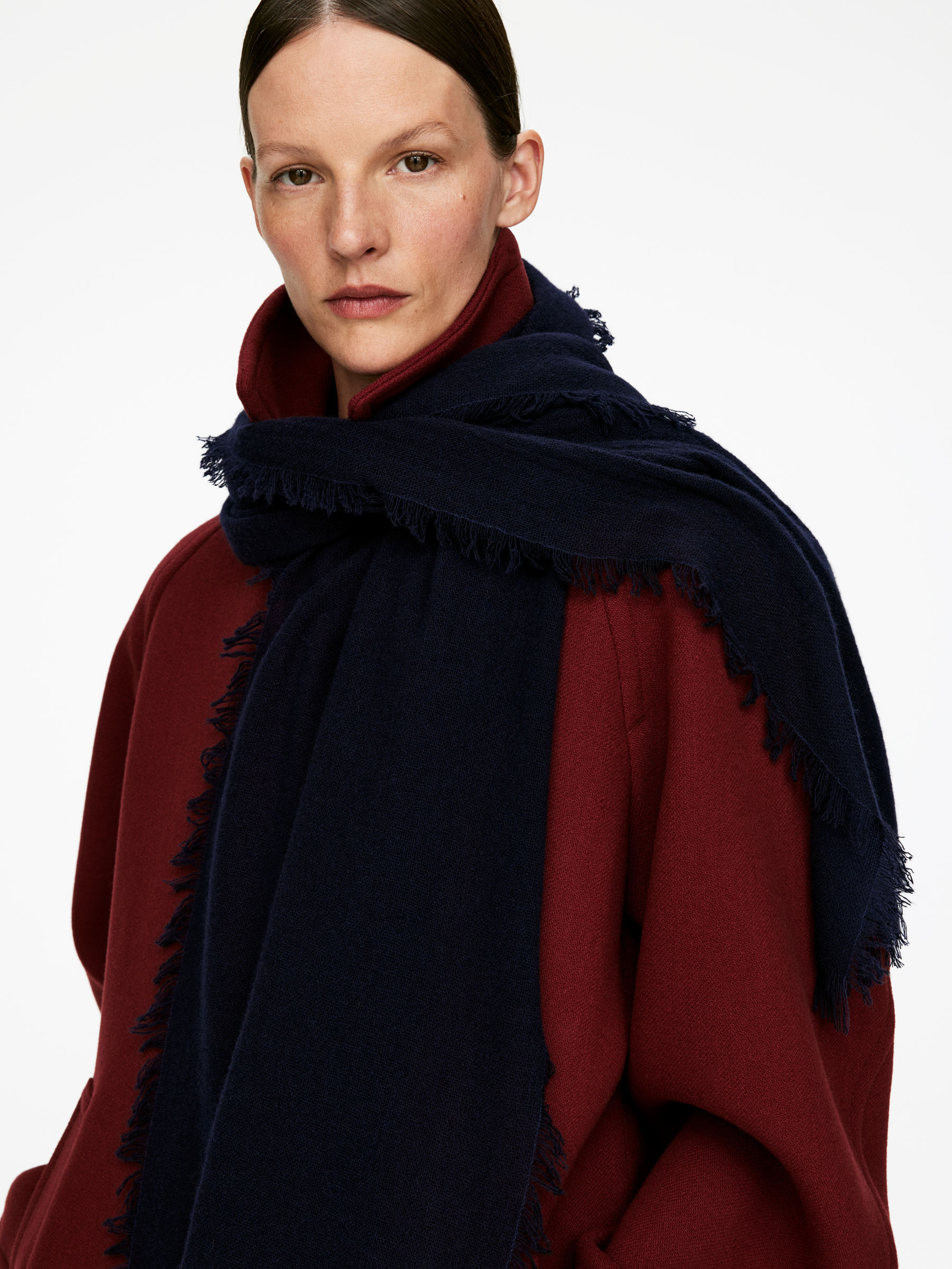 Light Wool Scarf - Dark Blue - Women - StillMedia/Lookbook - 3