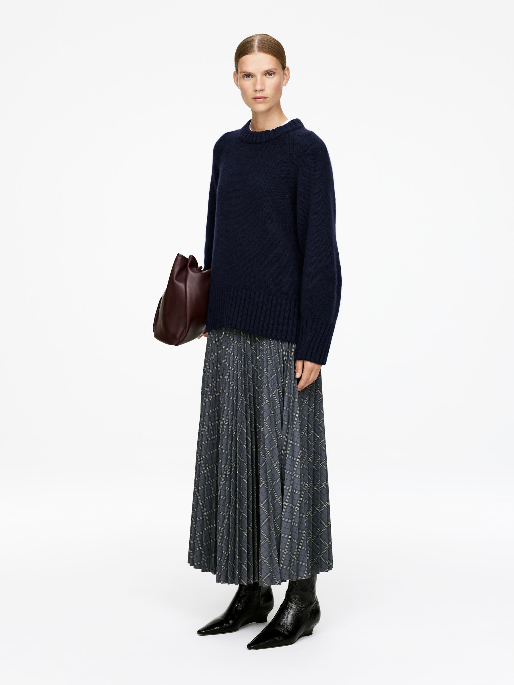 Jersey de cachemir puro grueso​ - Azul oscuro - Oversized - Women - StillMedia/Lookbook - 5