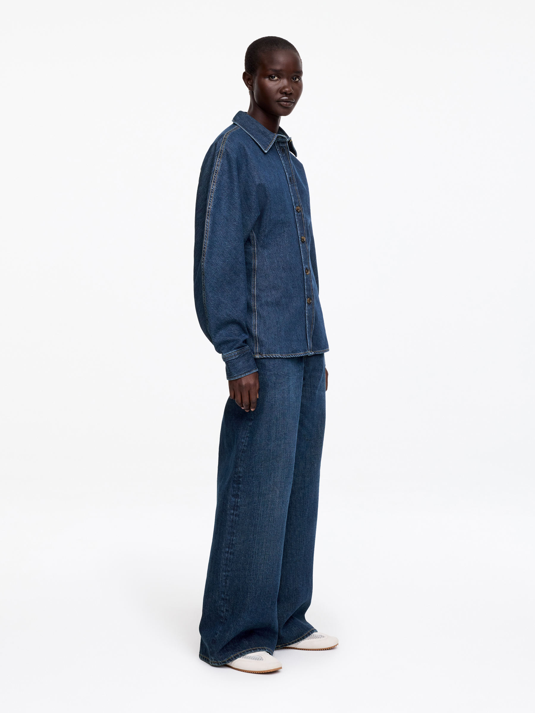 Sculpted Denim Shirt - Blue - Slim fit - Women - StillMedia/Lookbook - 6