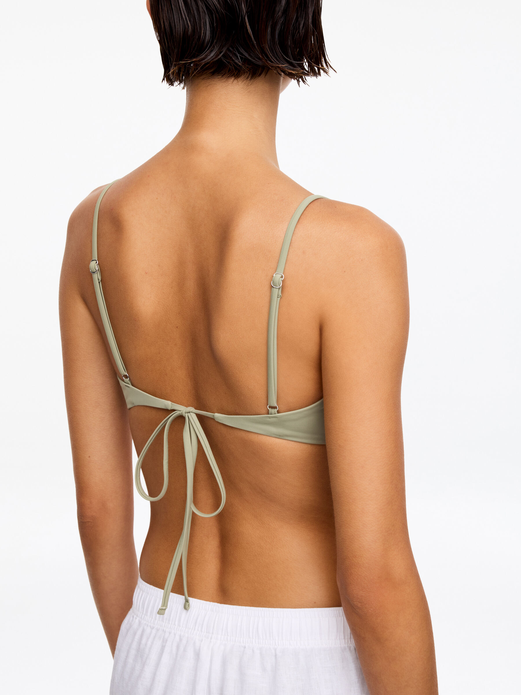 Sportliches Bikinioberteil - Dusty Beige - Women - StillMedia/Lookbook - 3