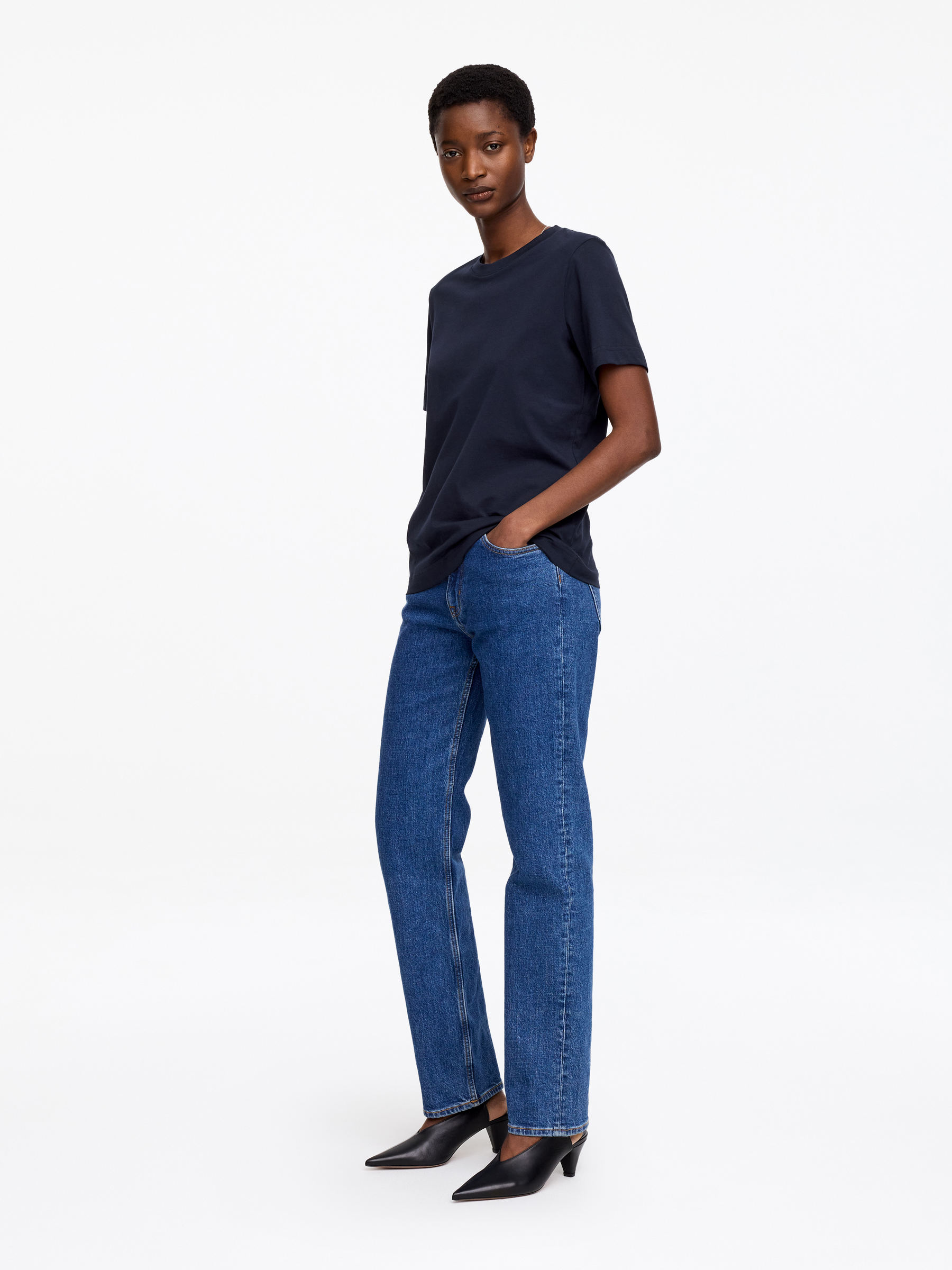 LILY Signature T-Shirt - Dark Blue - Regular fit - Women - StillMedia/Lookbook - 2