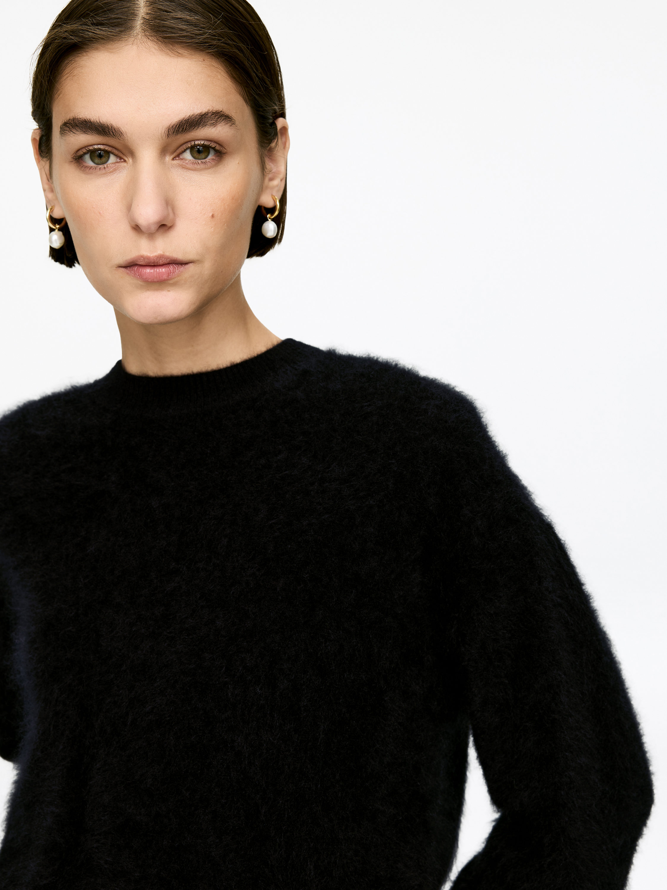 Pullover aus reinem, gebürstetem Kaschmir​ - Schwarz - Loose Fit - Women - StillMedia/Lookbook - 6