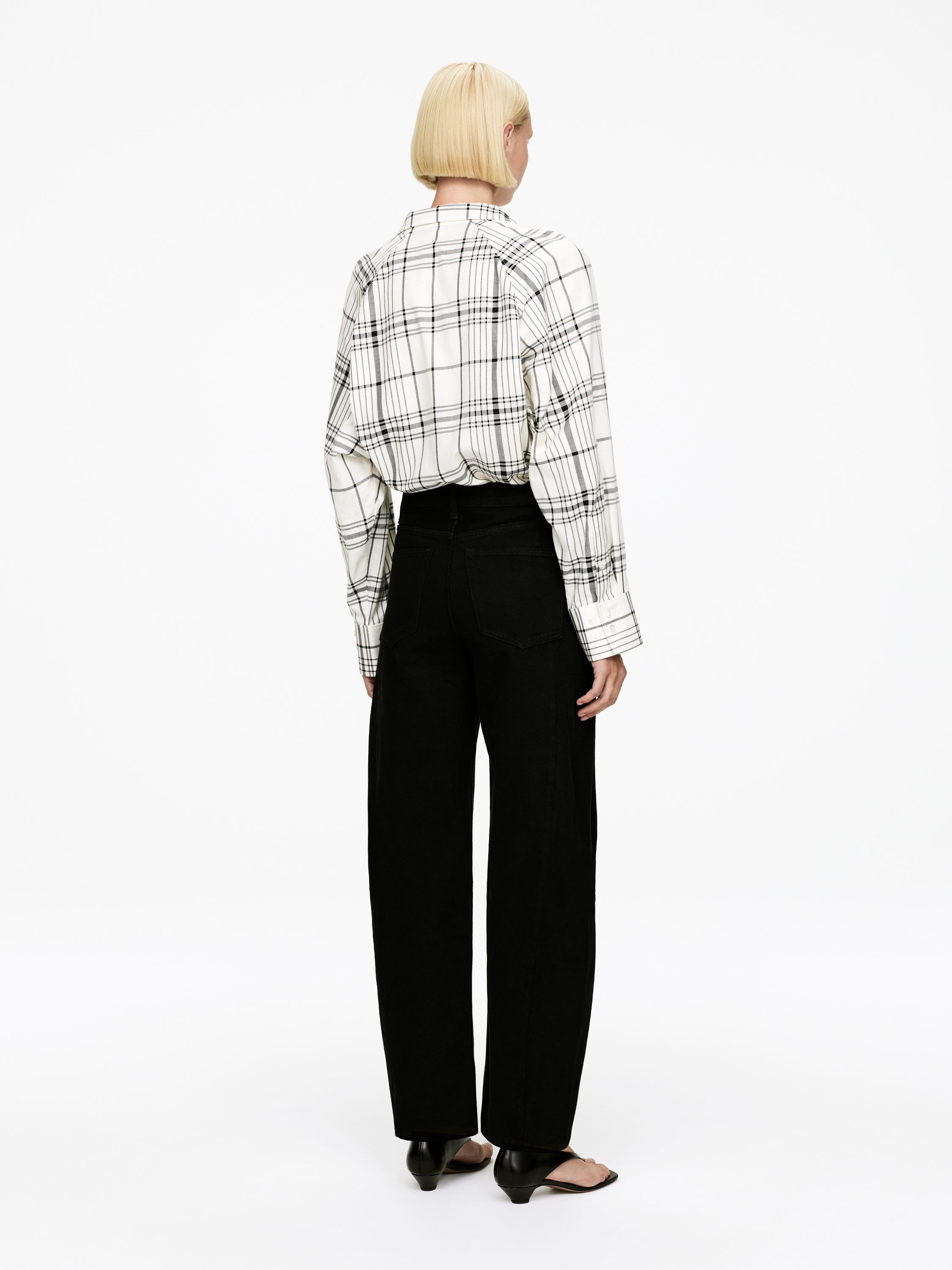 BLOOM Barrel Jeans - Black - Relaxed fit - Women - StillMedia/Lookbook - 6